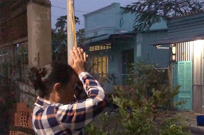 Nguoi Can Gio cau nguyen truoc gio bao so 9 do bo hinh anh