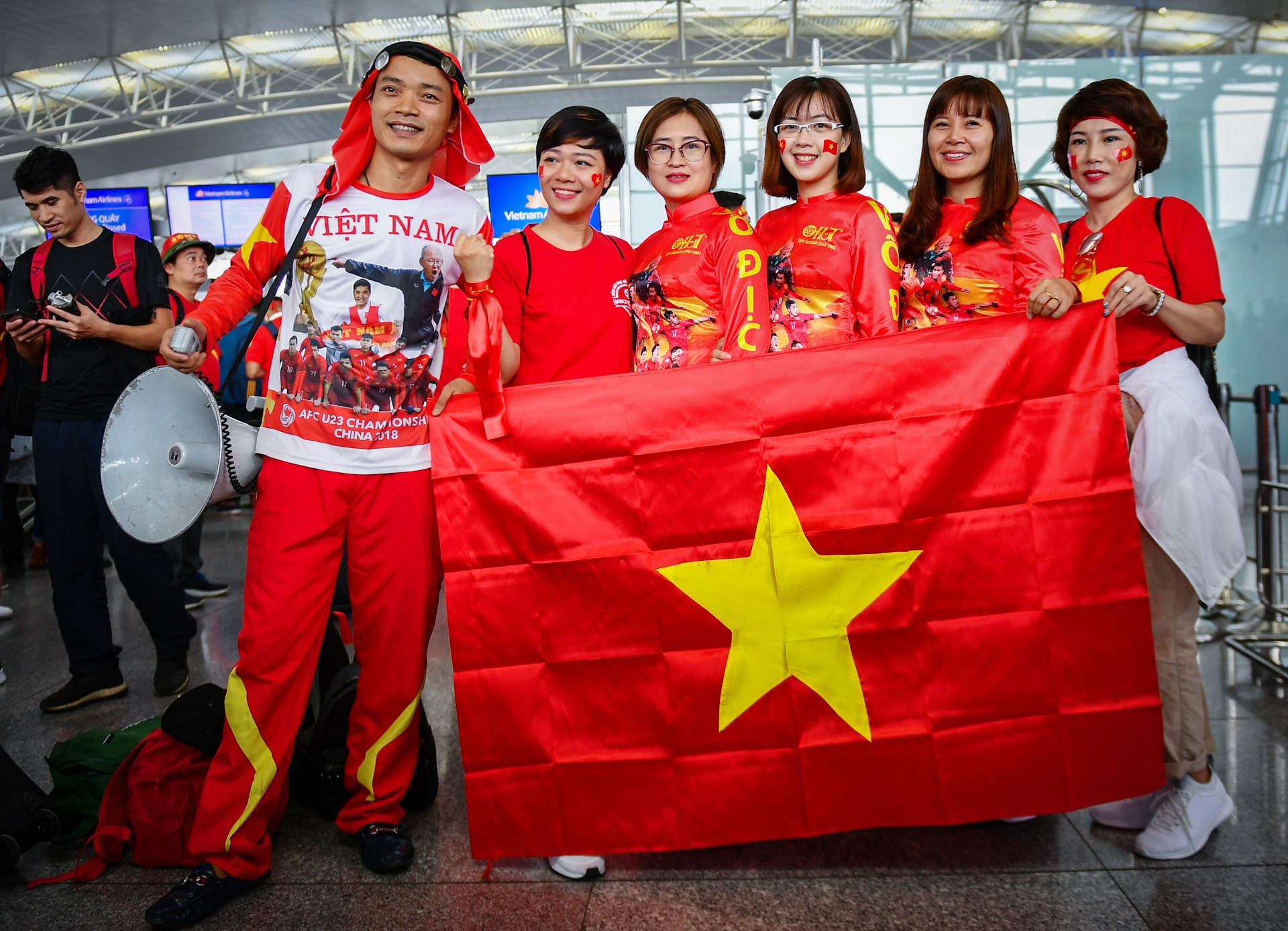 co dong vien sai gon hung huc khi the truoc gio sang philippines anh 9