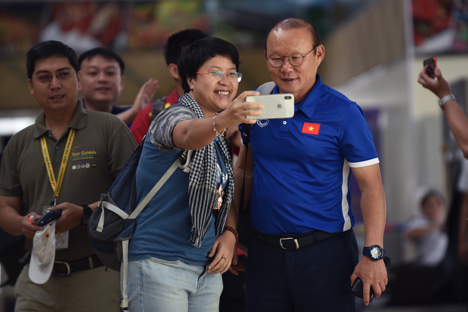 hanh trinh sang Philippines co vu doi tuyen Viet Nam cua gan 300 co dong vien sai gon anh 3