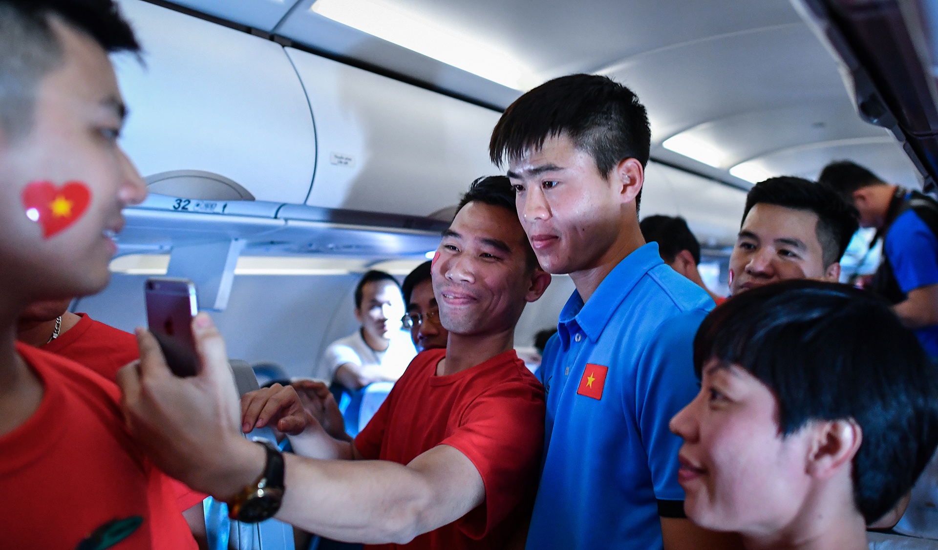 hanh trinh sang Philippines co vu doi tuyen Viet Nam cua gan 300 co dong vien sai gon anh 3