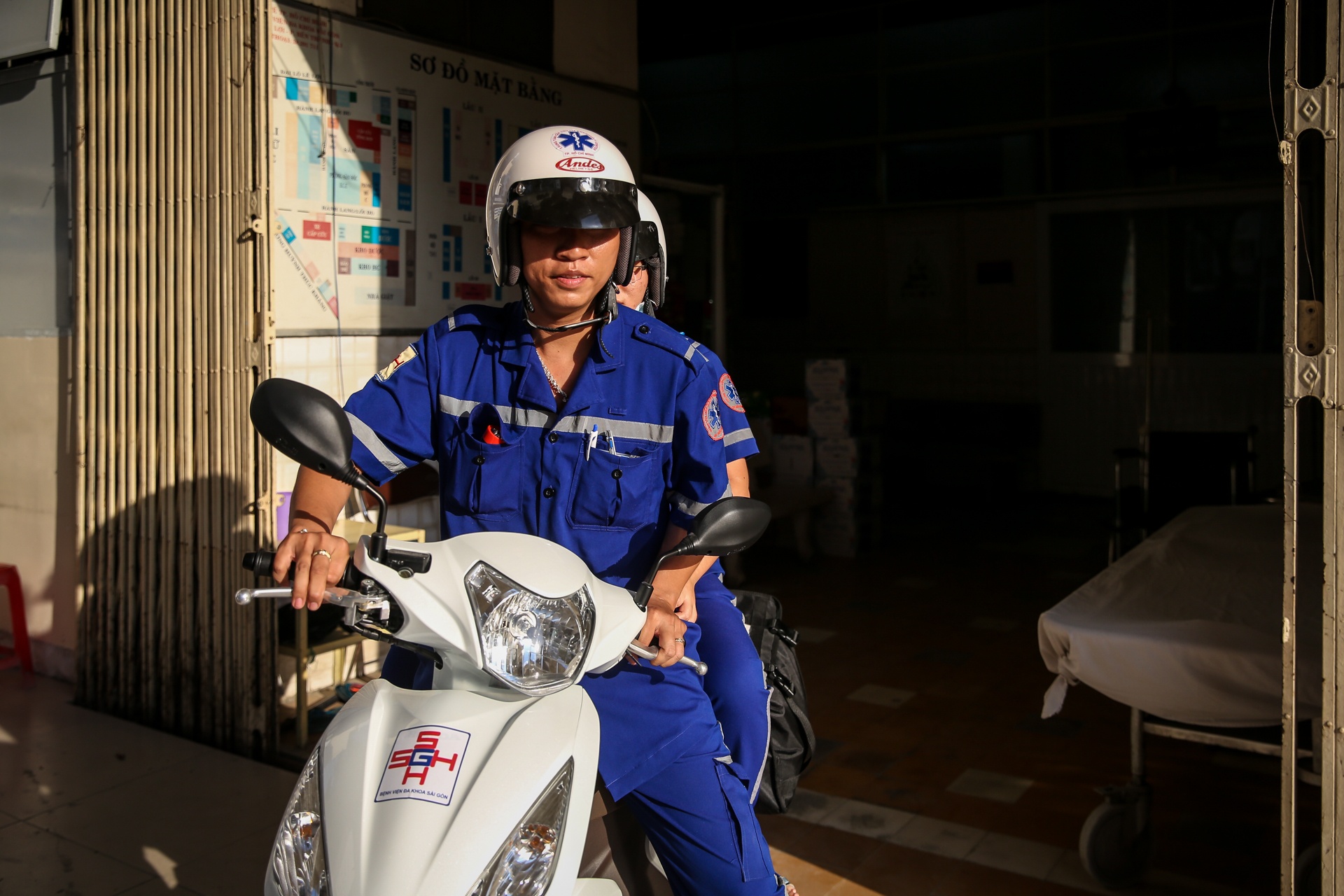 TP.HCM trien khai 20 xe may cap cuu, 64 xe cuu thuong cho le 30/4 hinh anh