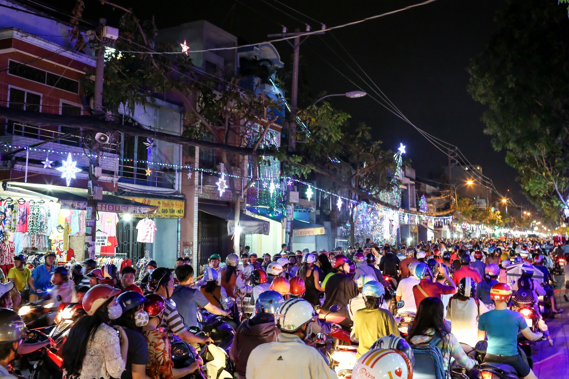 Nguoi dan Sai Gon di choi Noel anh 1