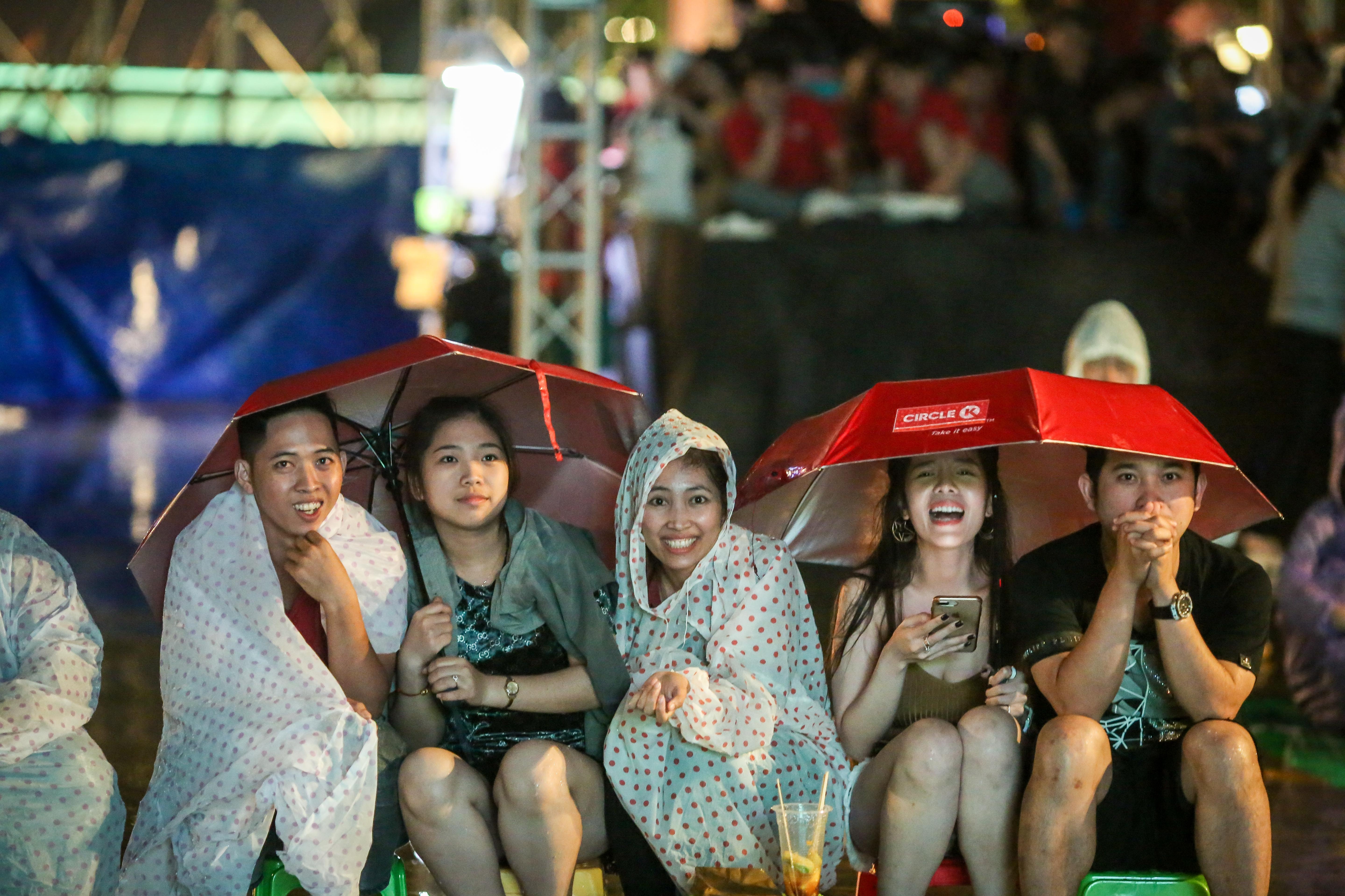 co dong vien nu Sai Gon xinh dep co vu cuong nhiet cho doi tuyen viet nam anh 10