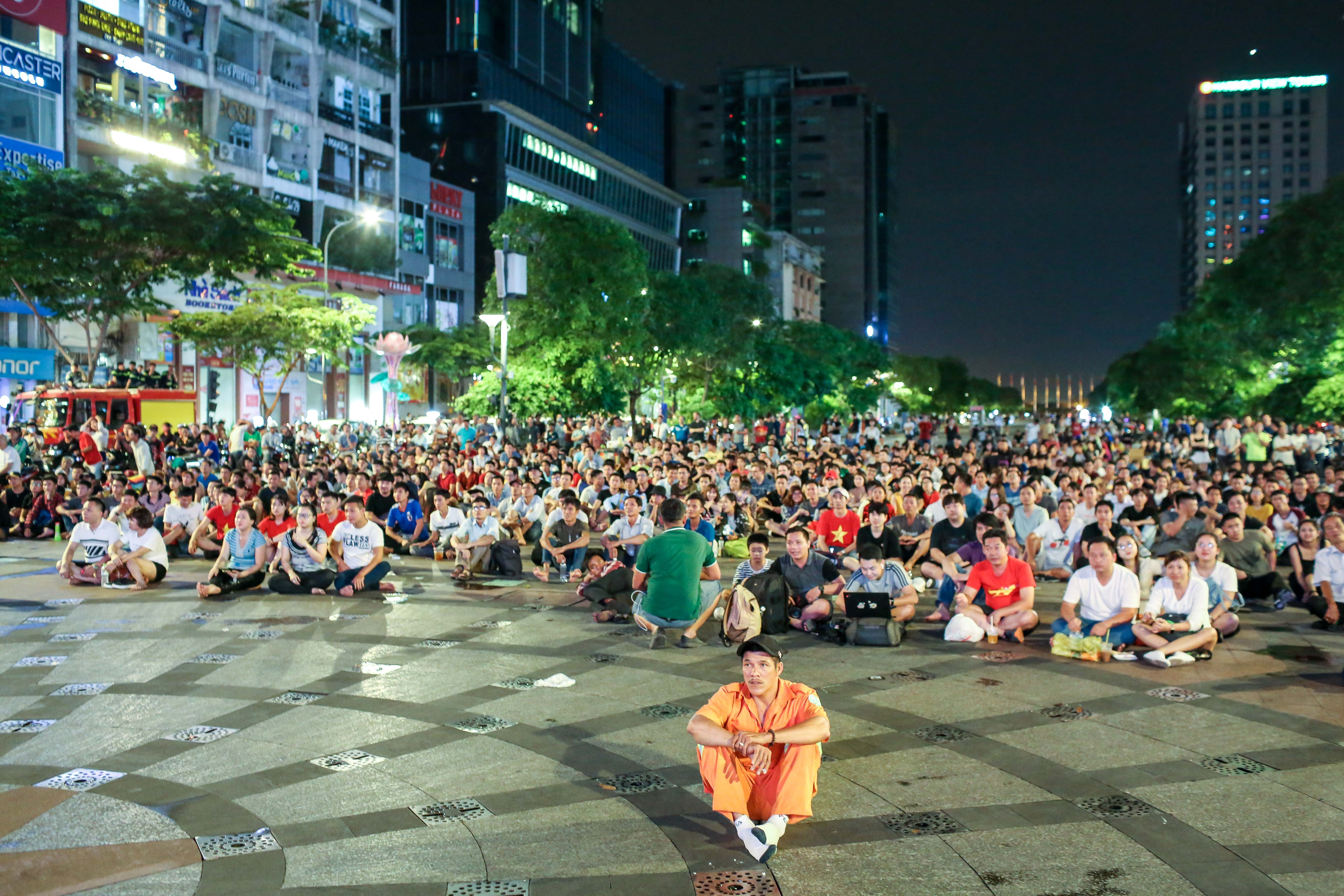 co dong vien nu Sai Gon xinh dep co vu cuong nhiet cho doi tuyen viet nam anh 2