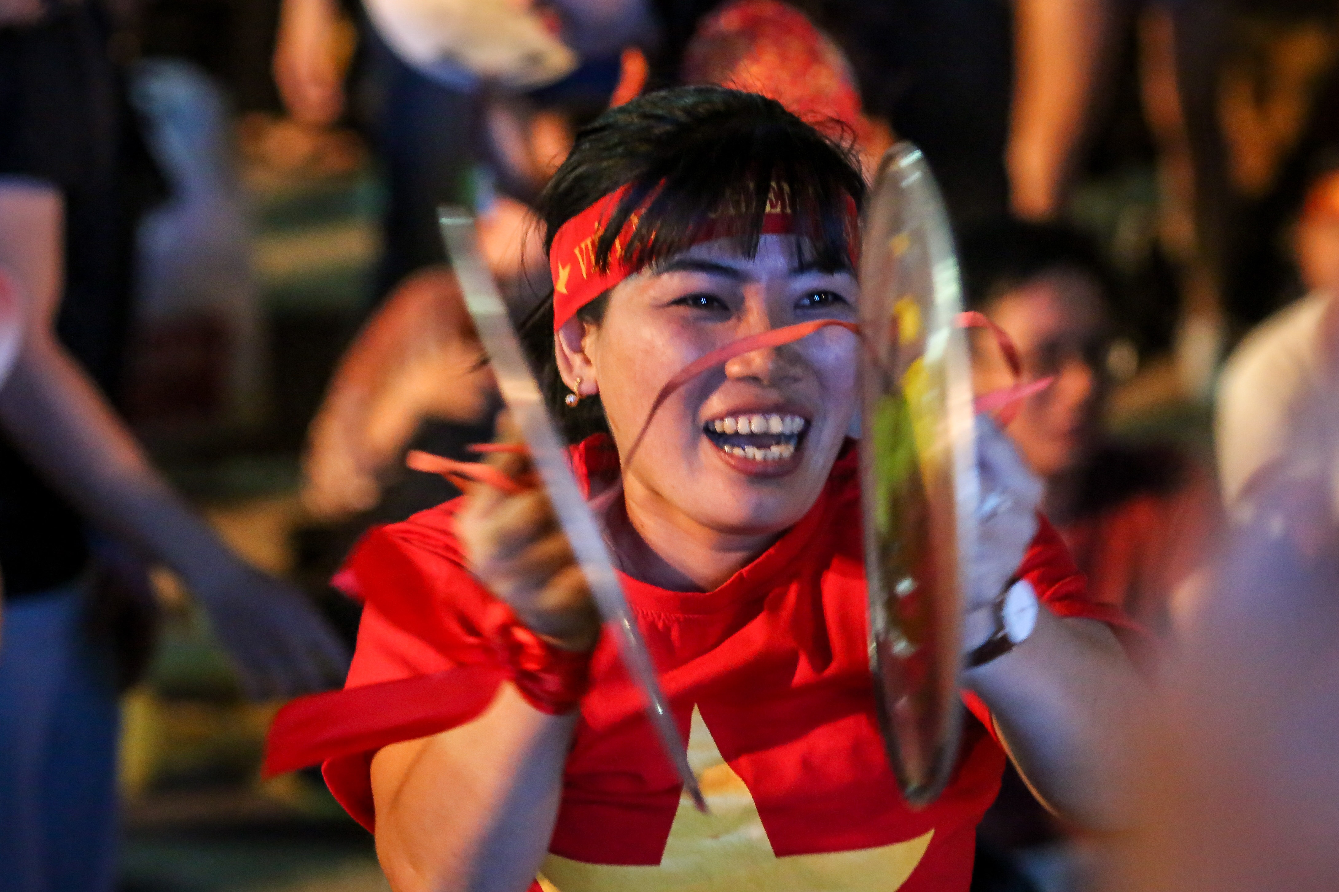 Co dong vien Sai Gon vo oa voi man trinh dien tuyet voi cua Viet Nam hinh anh