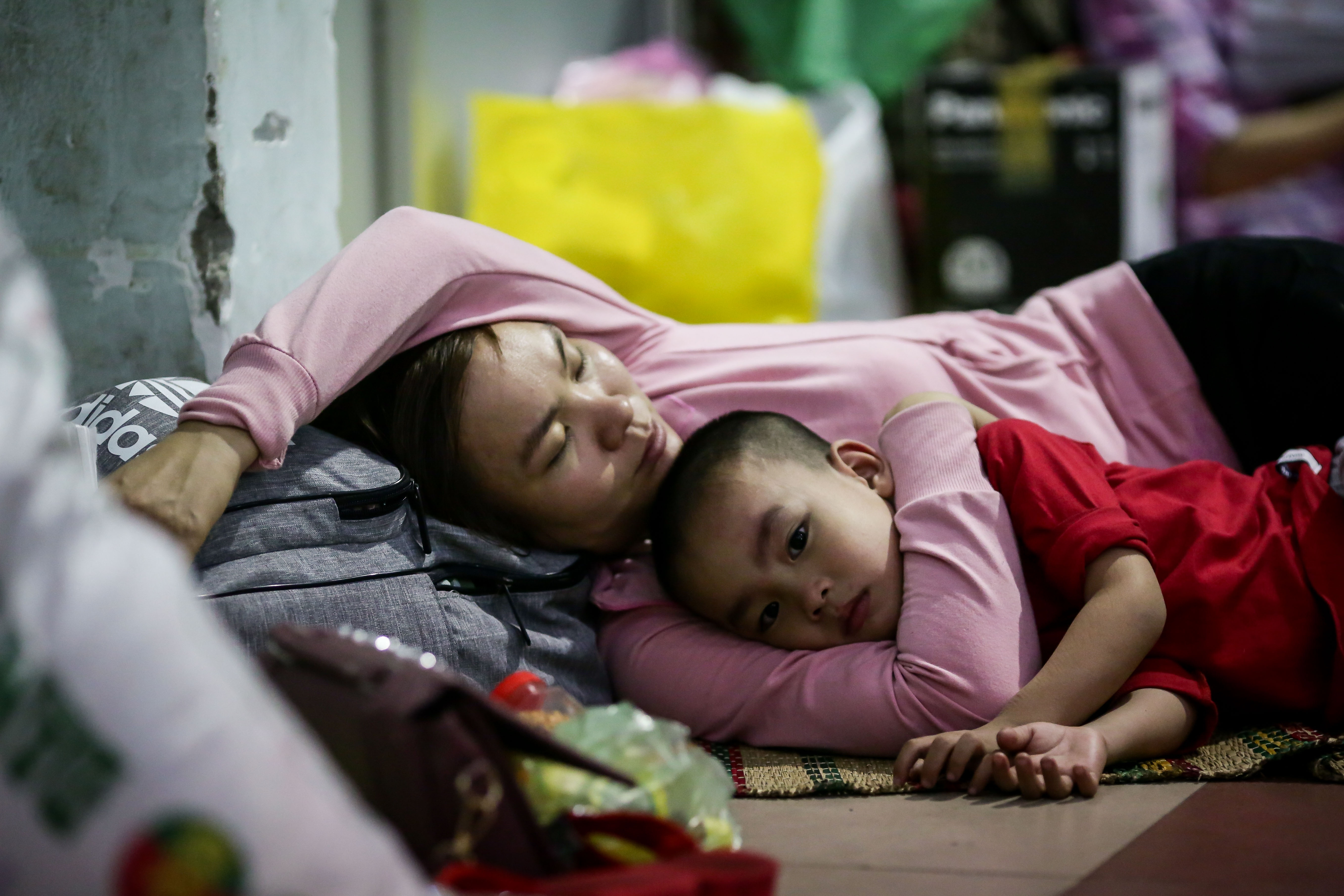 khach vat vo cho tau o ga Sai Gon anh 8