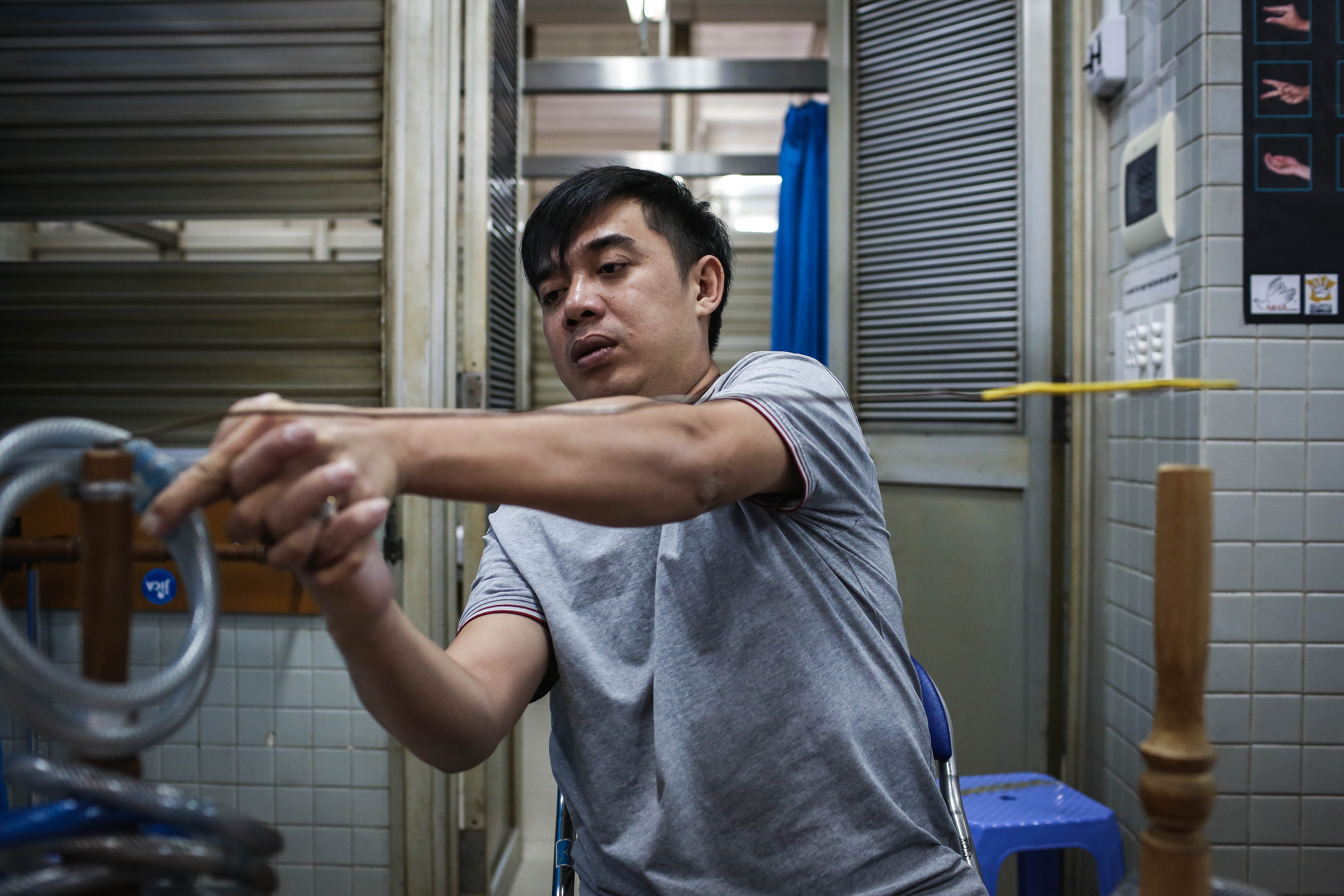những người đi tìm sự bình thường bằng vật lý trị liệu ảnh 4 nhung nguoi di tim su binh thuong bang vat ly tri lieu anh 4