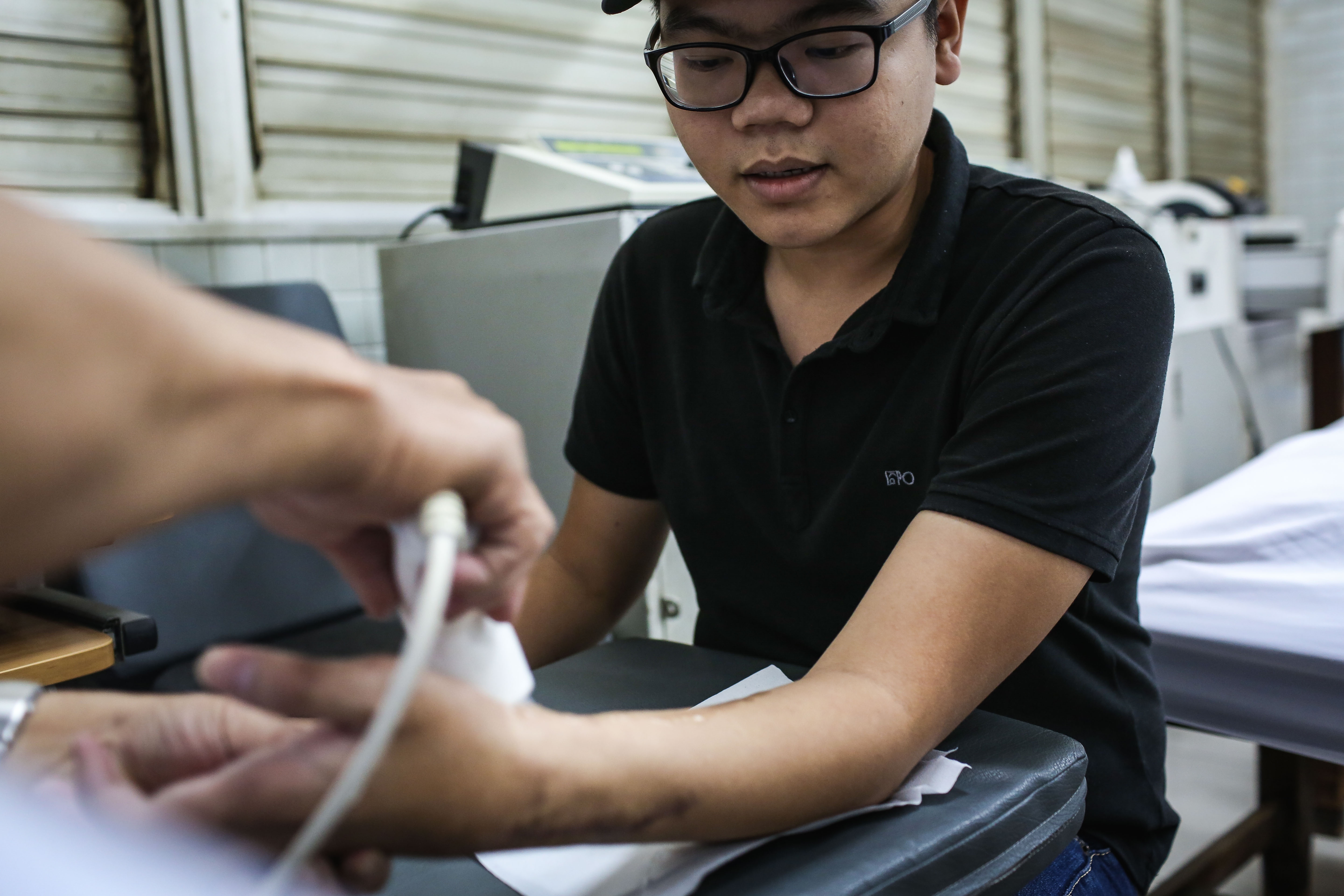 những người đi tìm sự bình thường bằng vật lý trị liệu ảnh 26 nhung nguoi di tim su binh thuong bang vat ly tri lieu anh 26