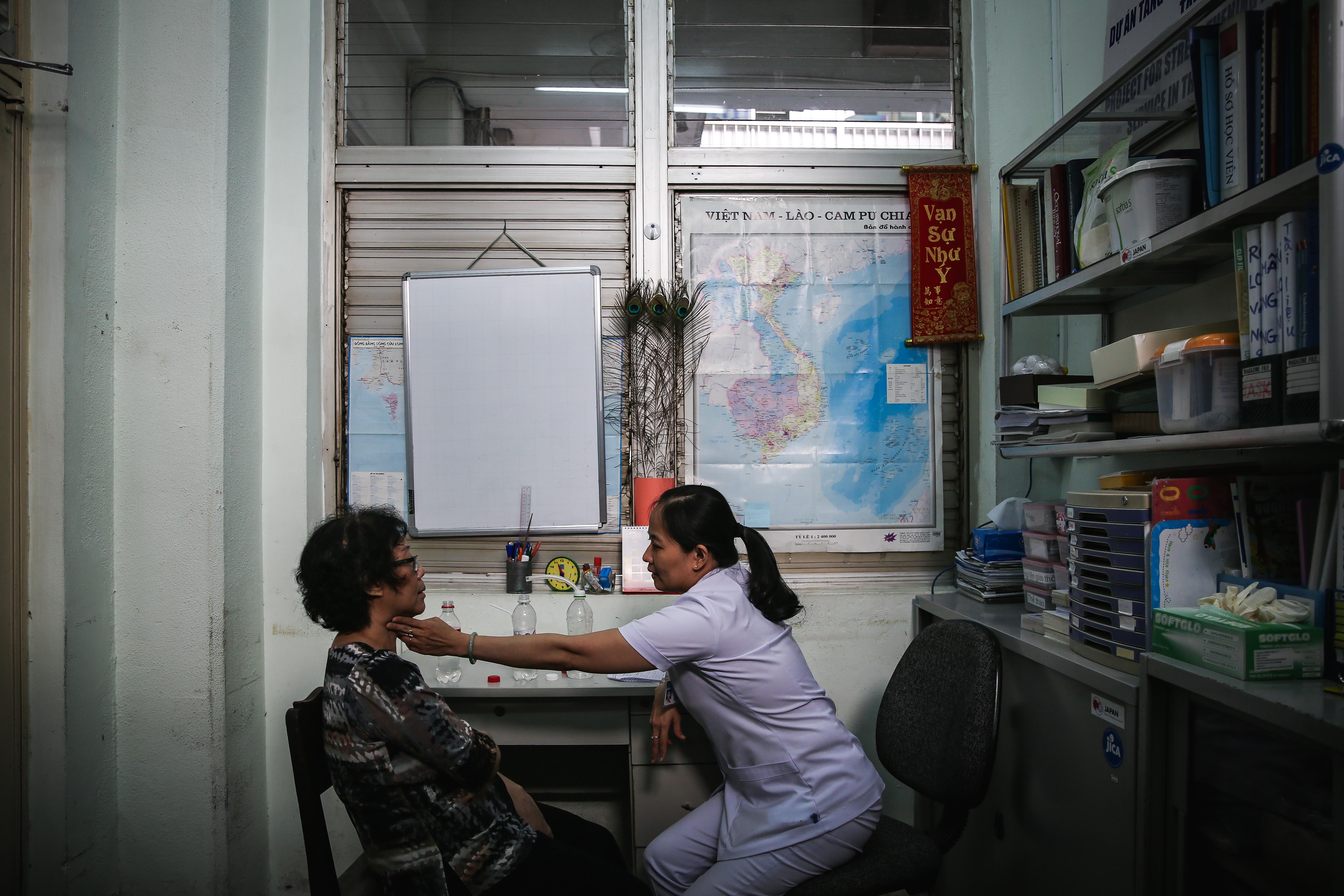 những người đi tìm sự bình thường bằng vật lý trị liệu ảnh 20 nhung nguoi di tim su binh thuong bang vat ly tri lieu anh 20