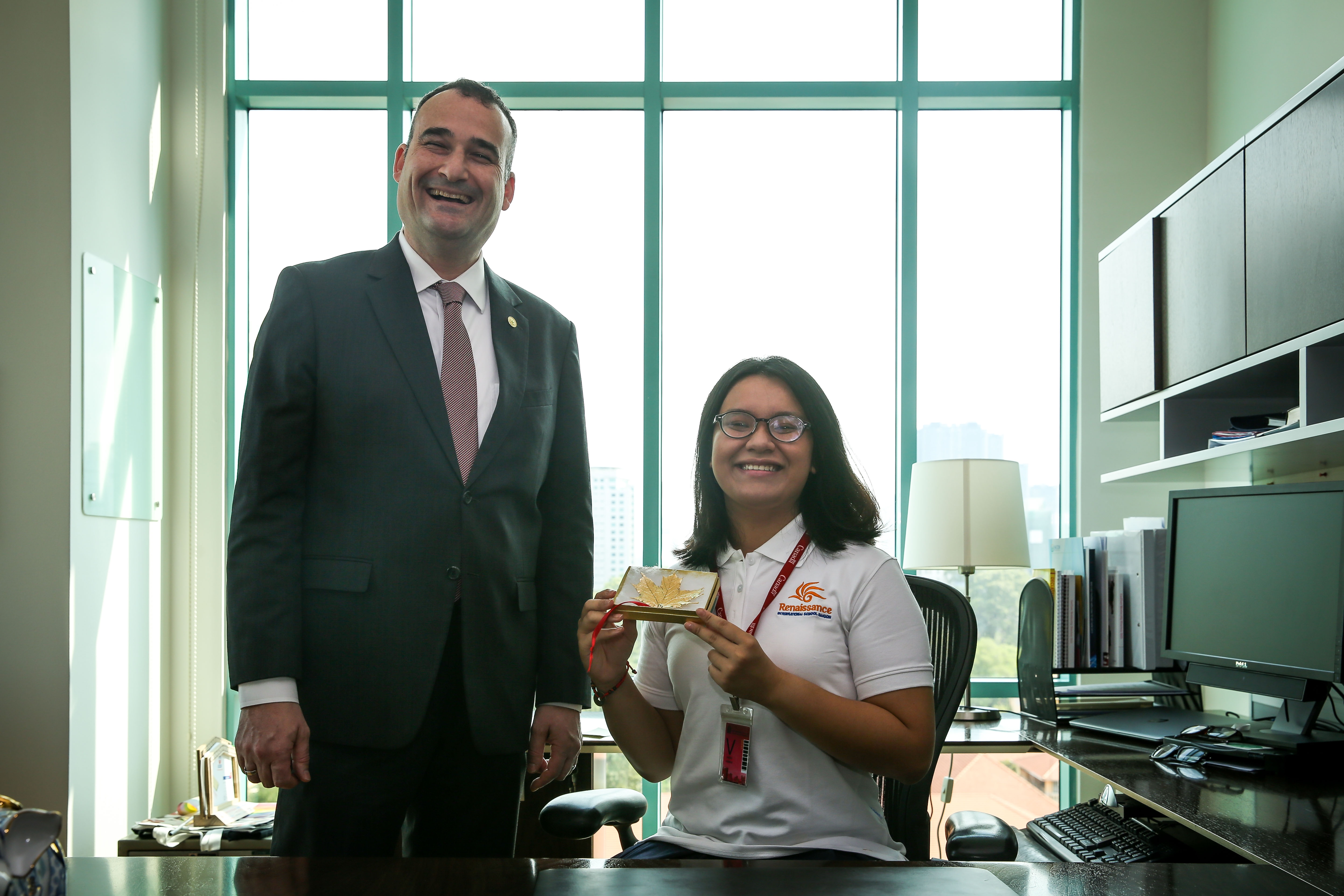 mot ngay lam tong lanh su canada anh 7