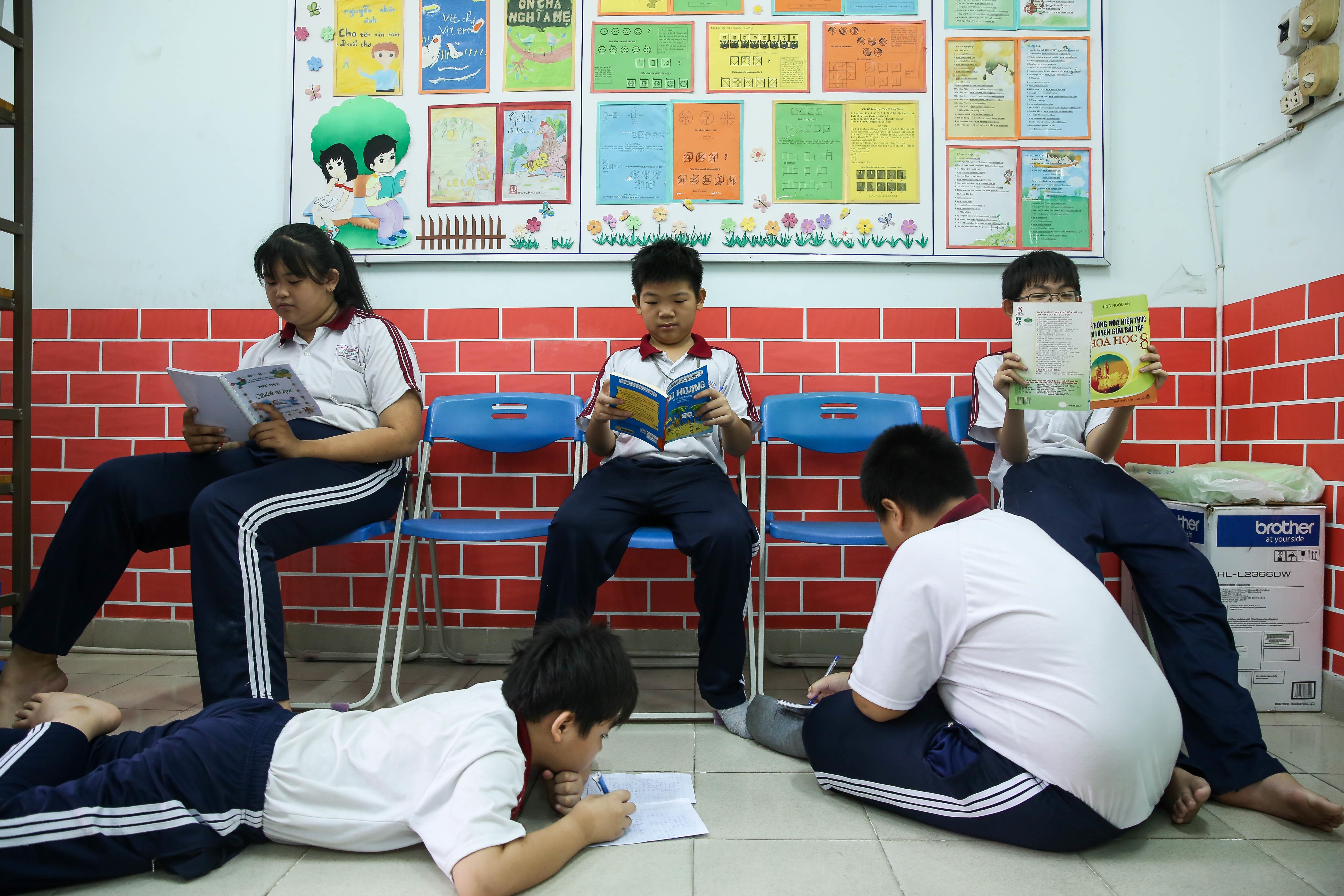 thu vien day sac mau cua co thu thu o sai gon anh 12