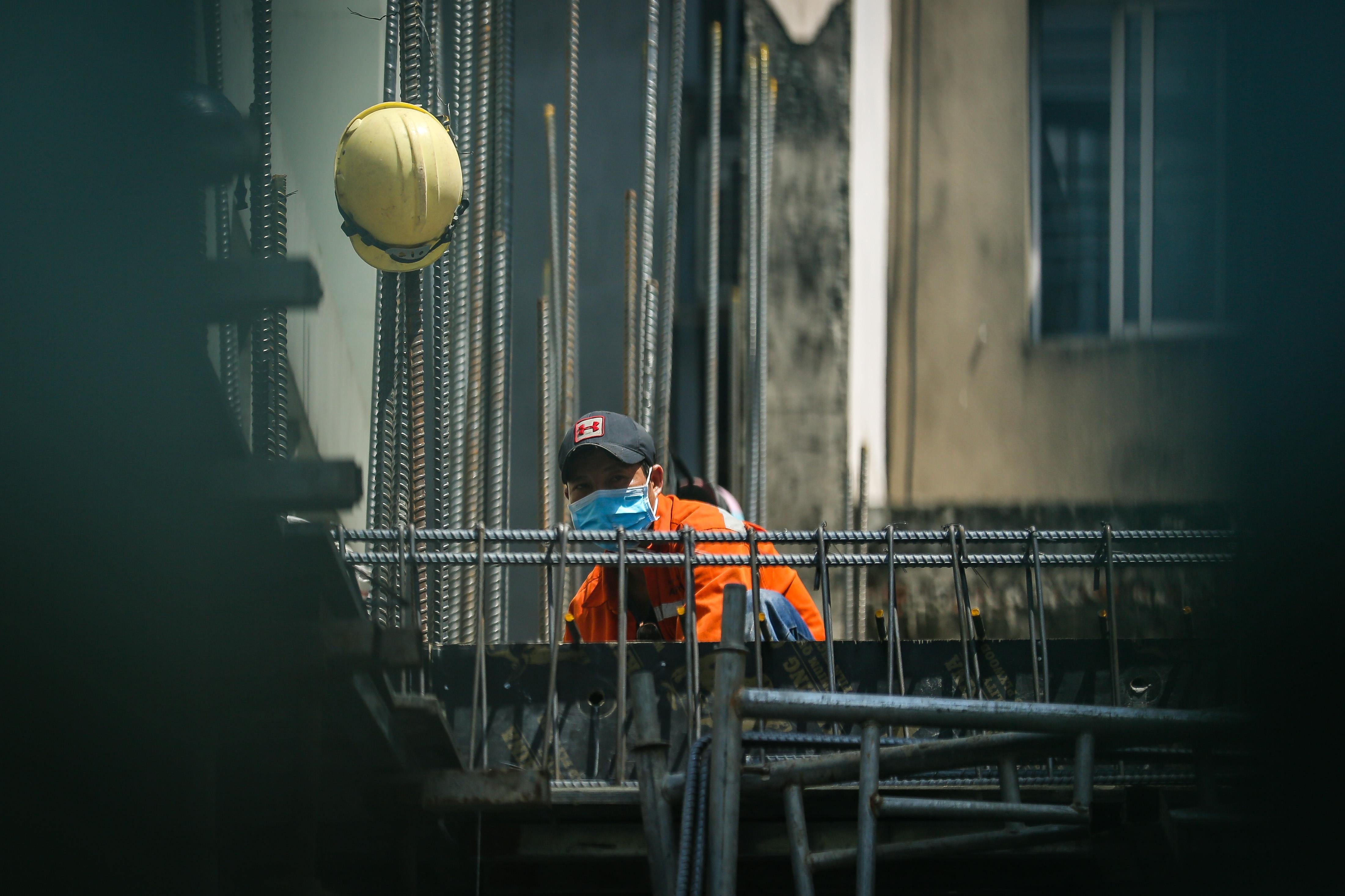 nguoi sai gon trum kin ra duong ngay nang nong cao diem anh 10