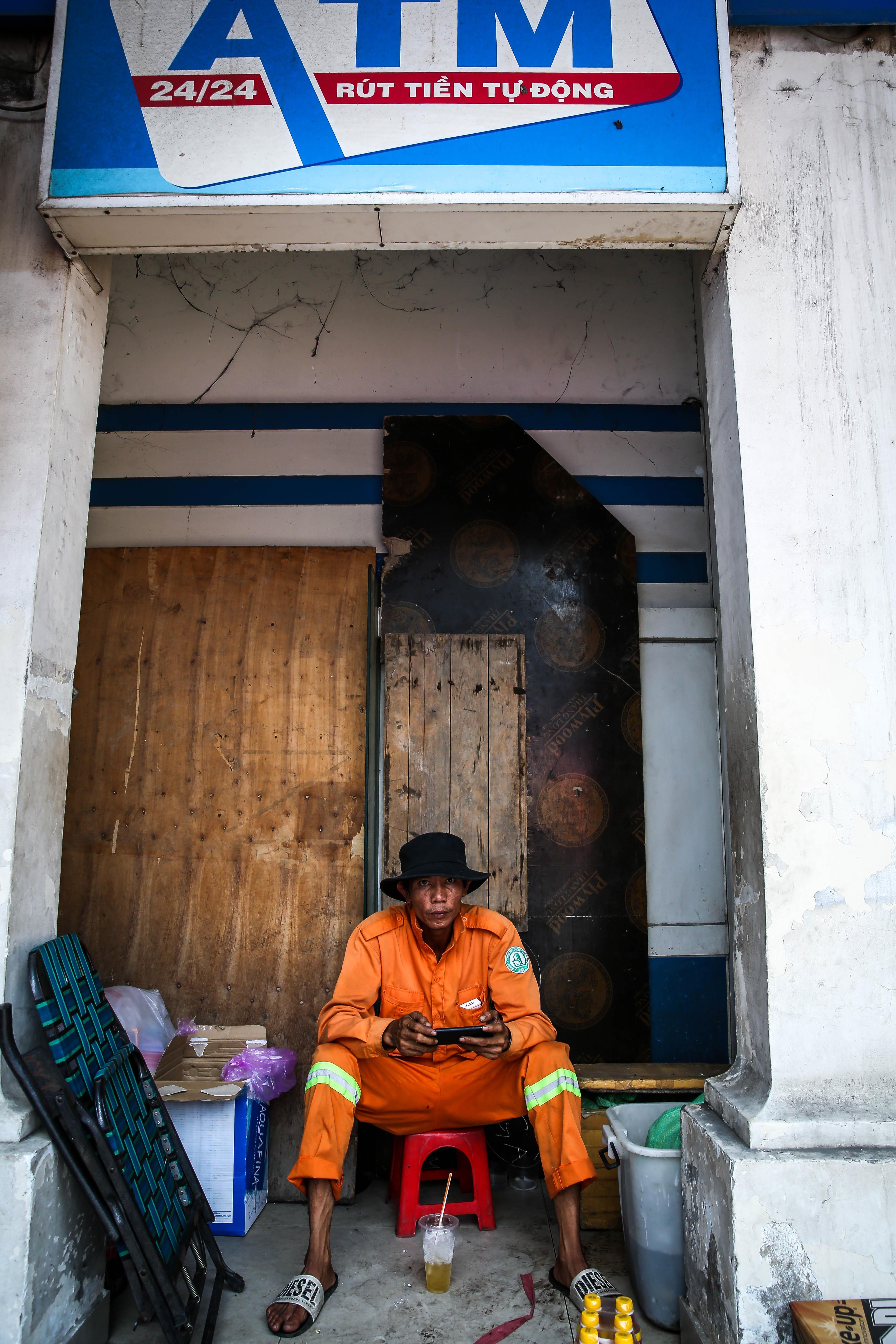 nguoi sai gon trum kin ra duong ngay nang nong cao diem anh 5