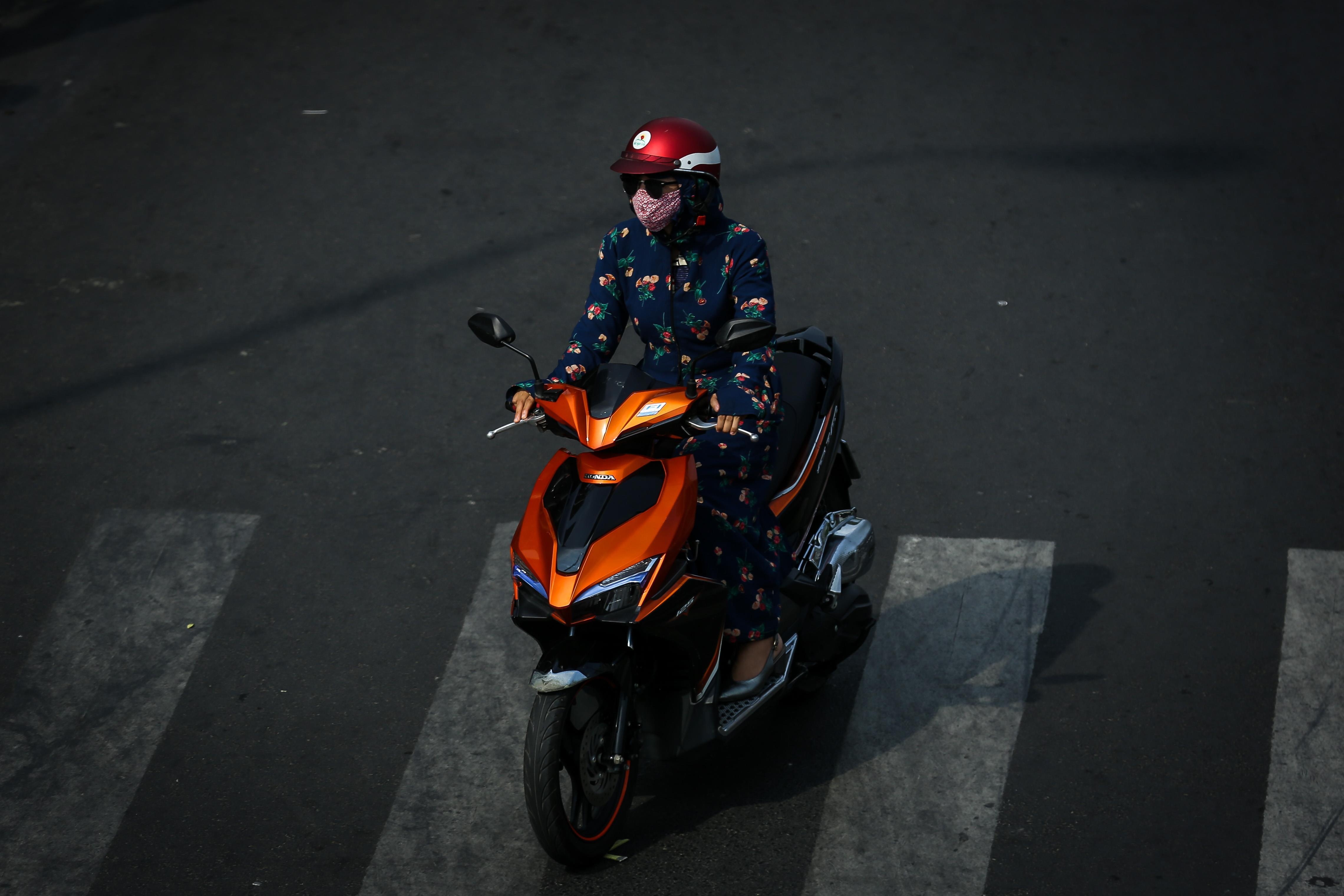 muon kieu trum kin mit cua dan sai gon mua nang nong anh 11