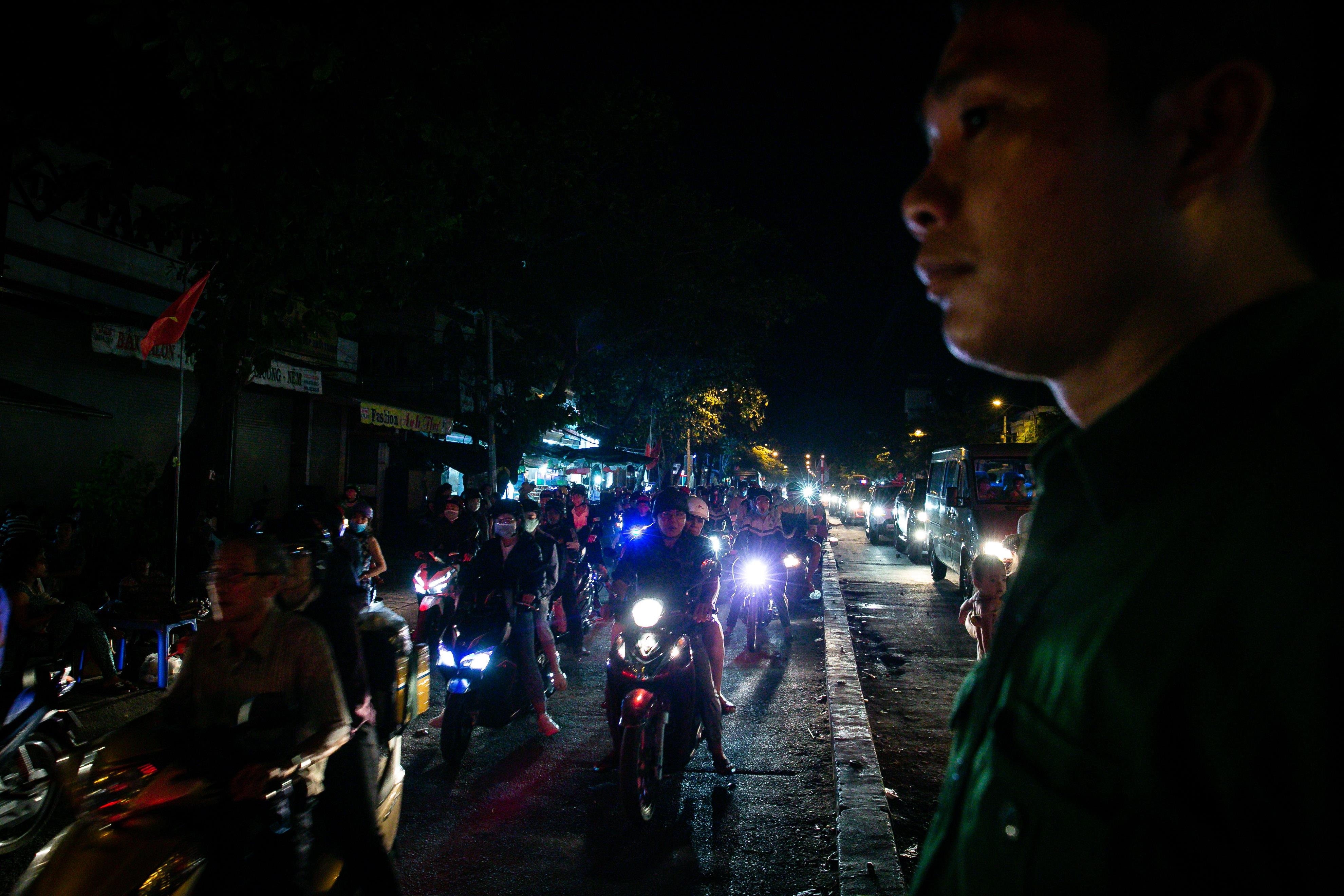 pha Binh Khanh tac nghen dip le 30/4 anh 9