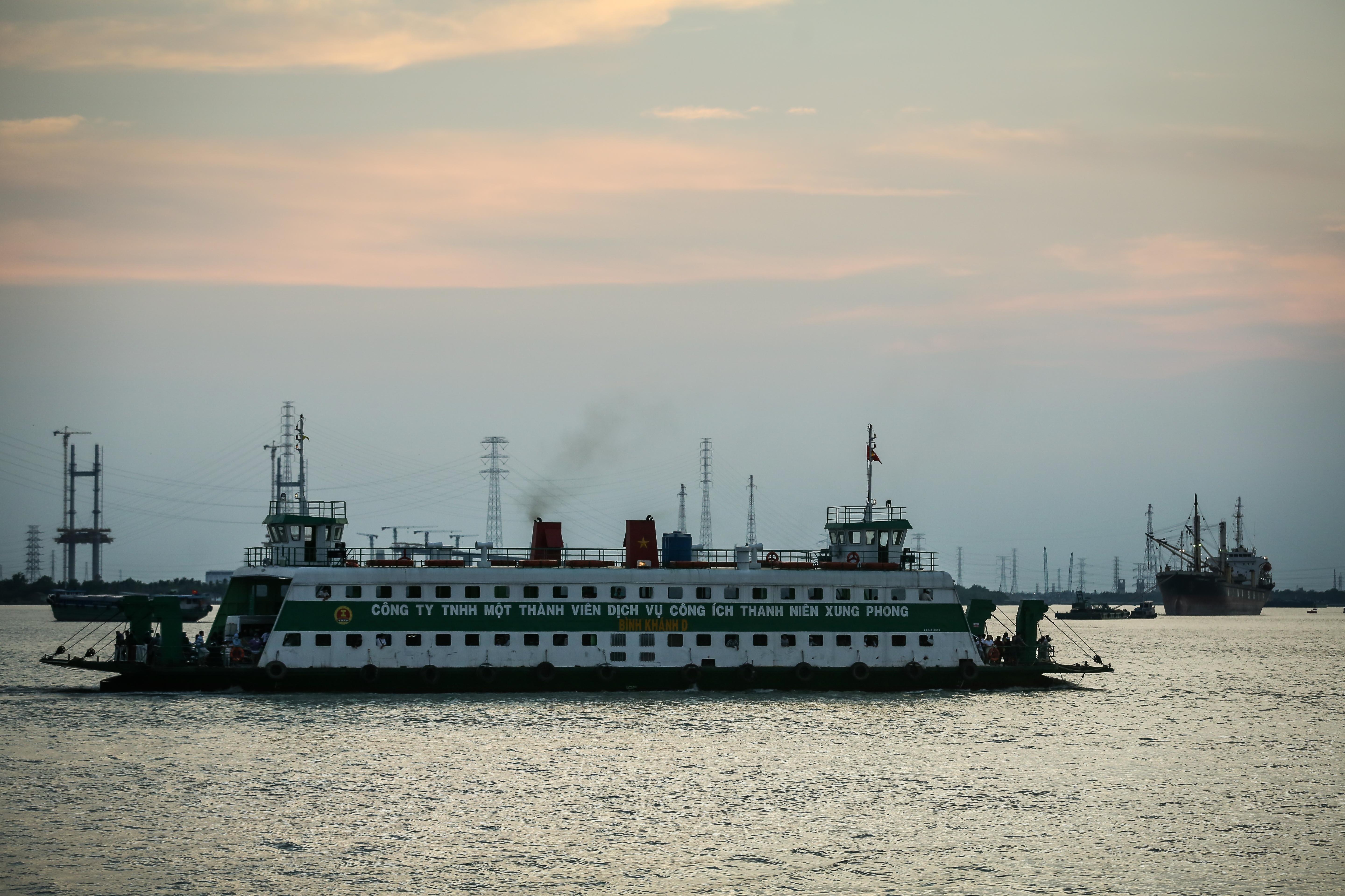 pha Binh Khanh tac nghen dip le 30/4 anh 1