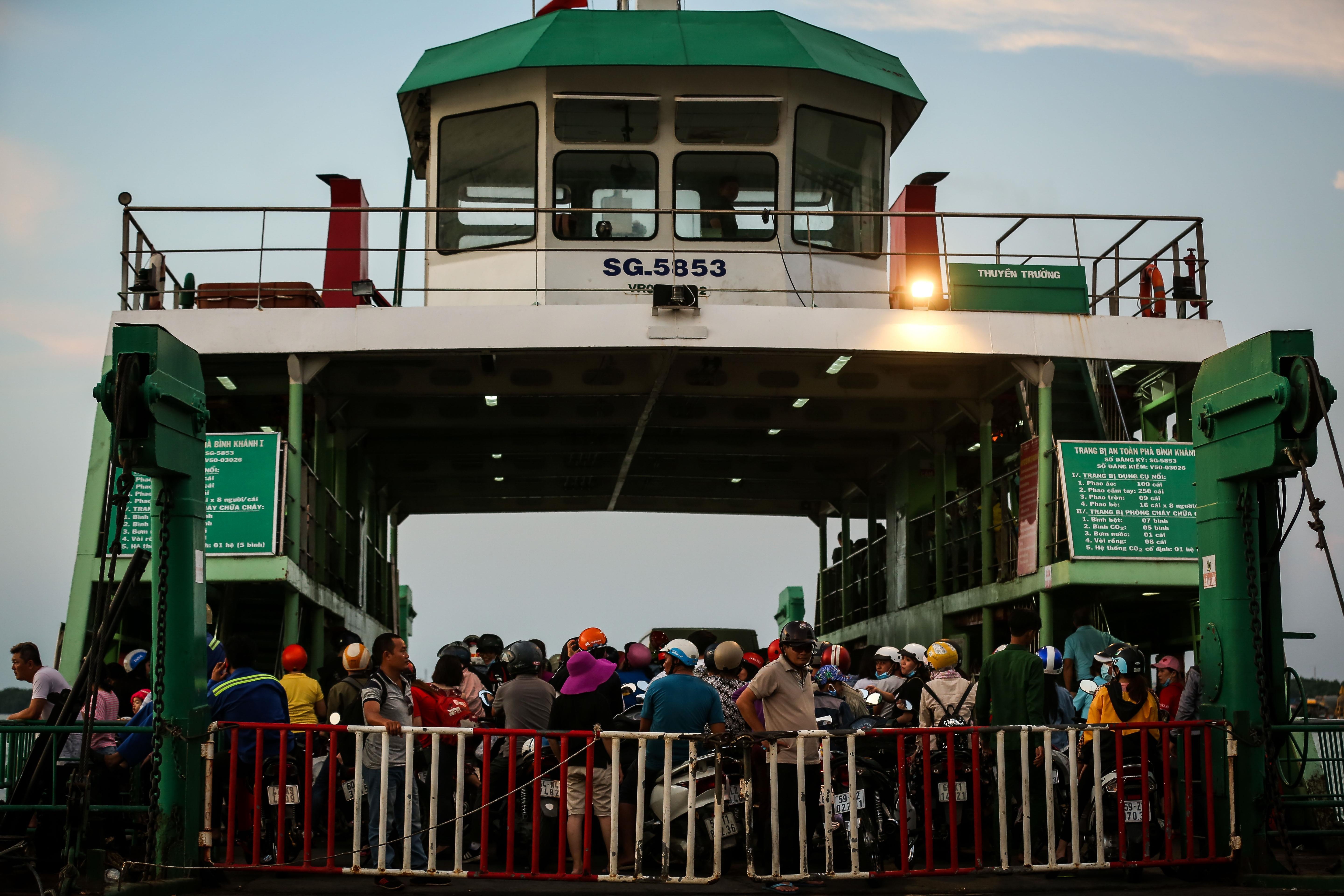 pha Binh Khanh tac nghen dip le 30/4 anh 2