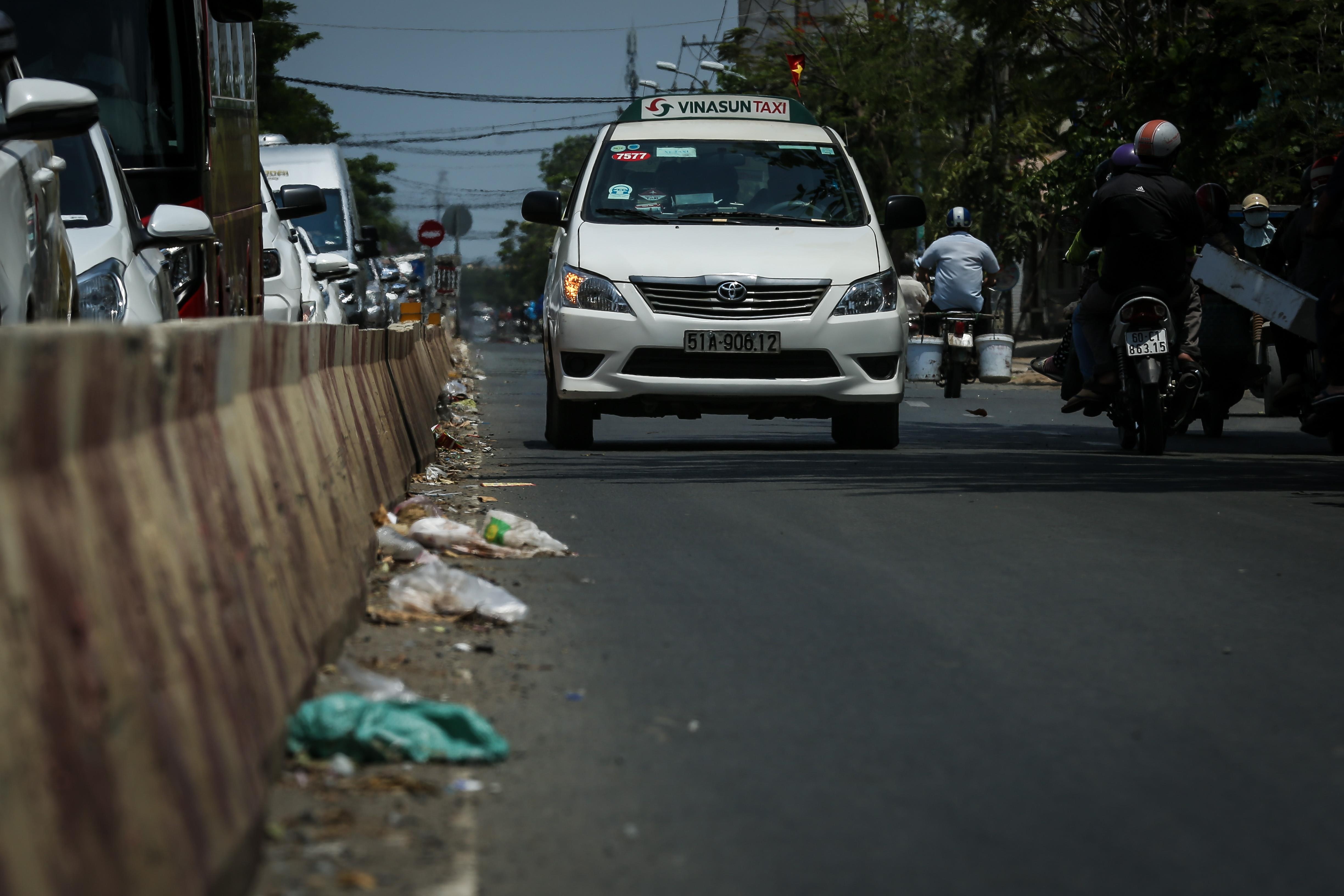 Pha Binh Khanh ket xe hang dai anh 7