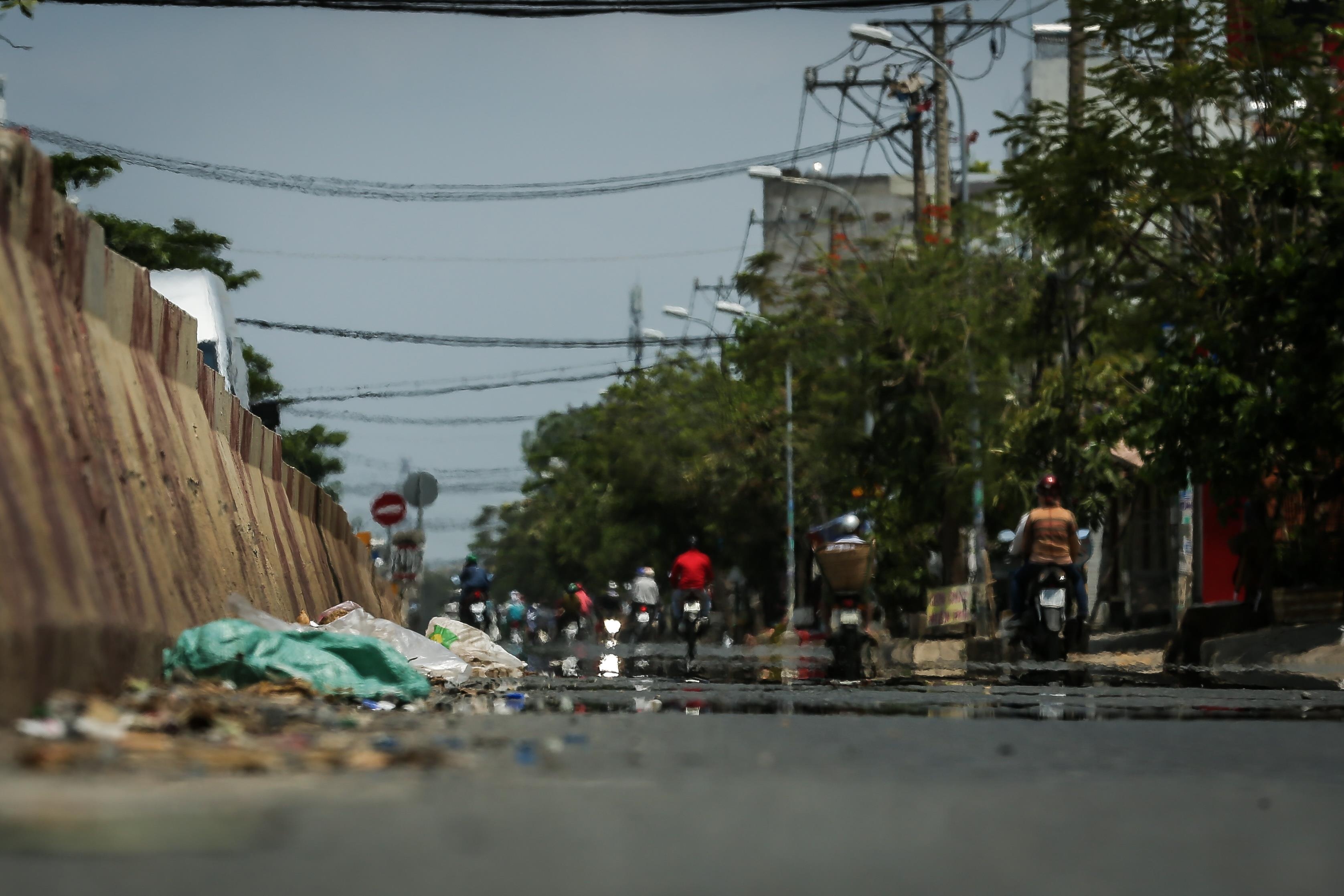Pha Binh Khanh ket xe hang dai anh 11