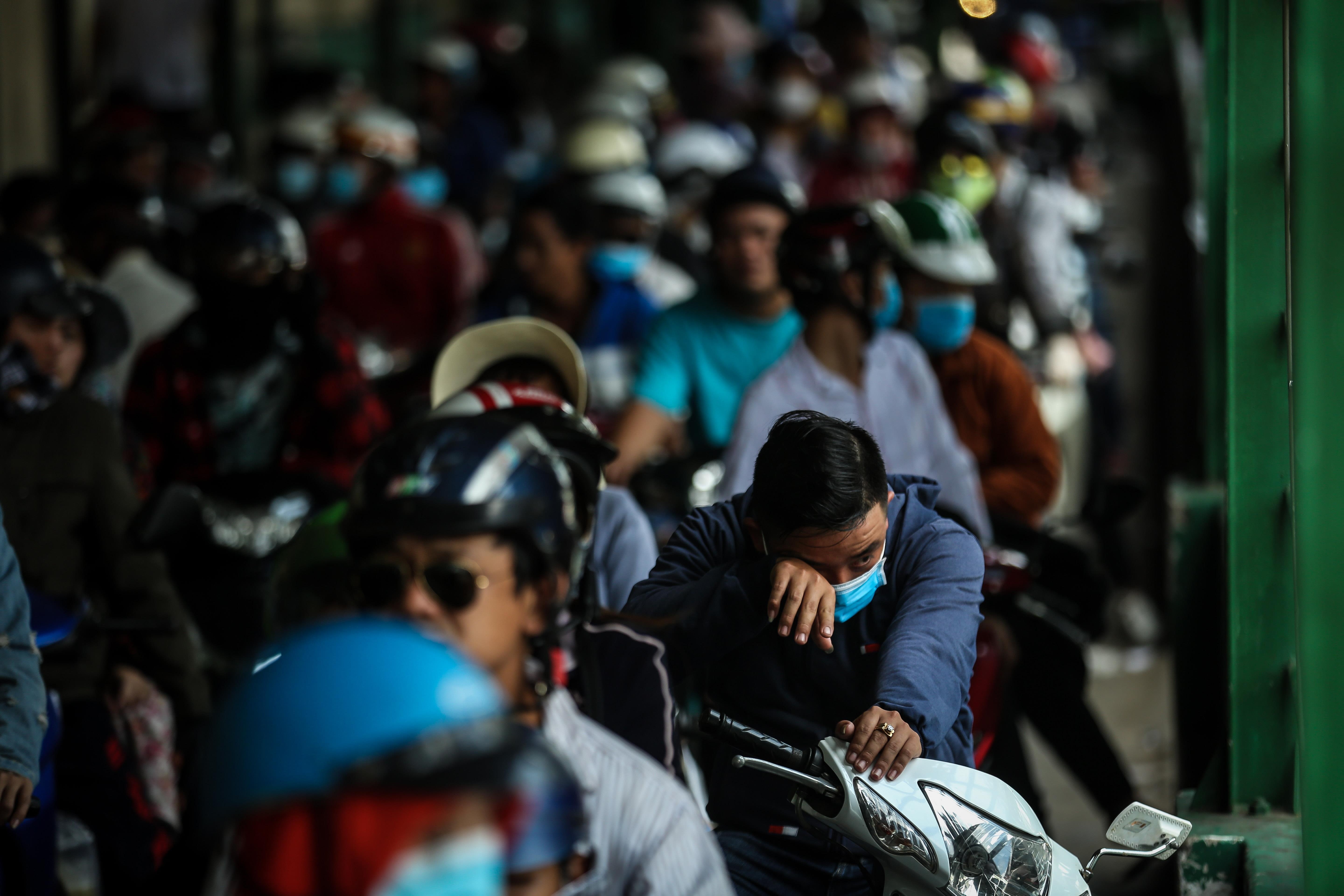 Nguoi Sai Gon cho pha qua Can Gio choi le: 'Qua duoi' hinh anh