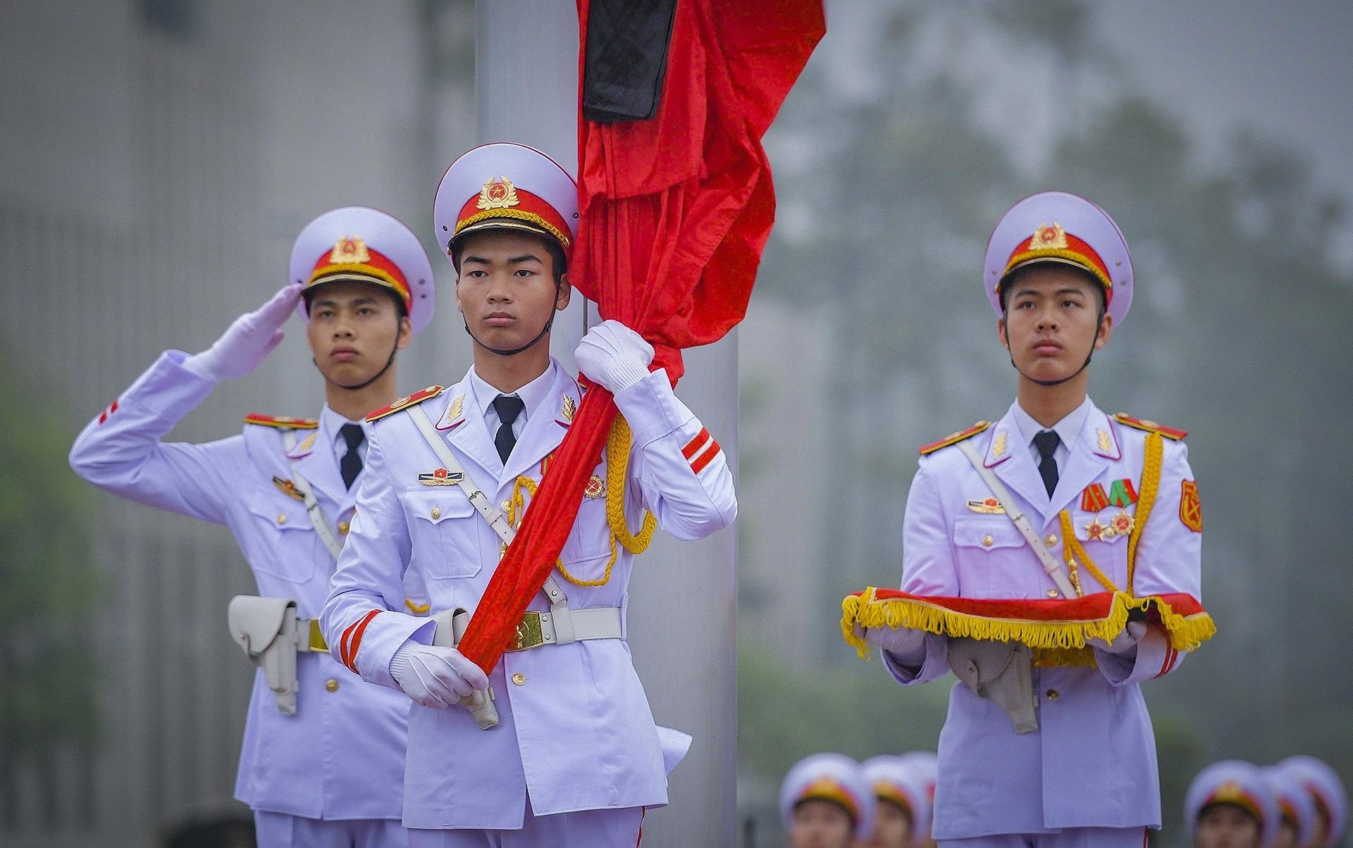 Ca nuoc treo co ru ngay quoc tang nguyen Chu tich nuoc Le Duc Anh hinh anh