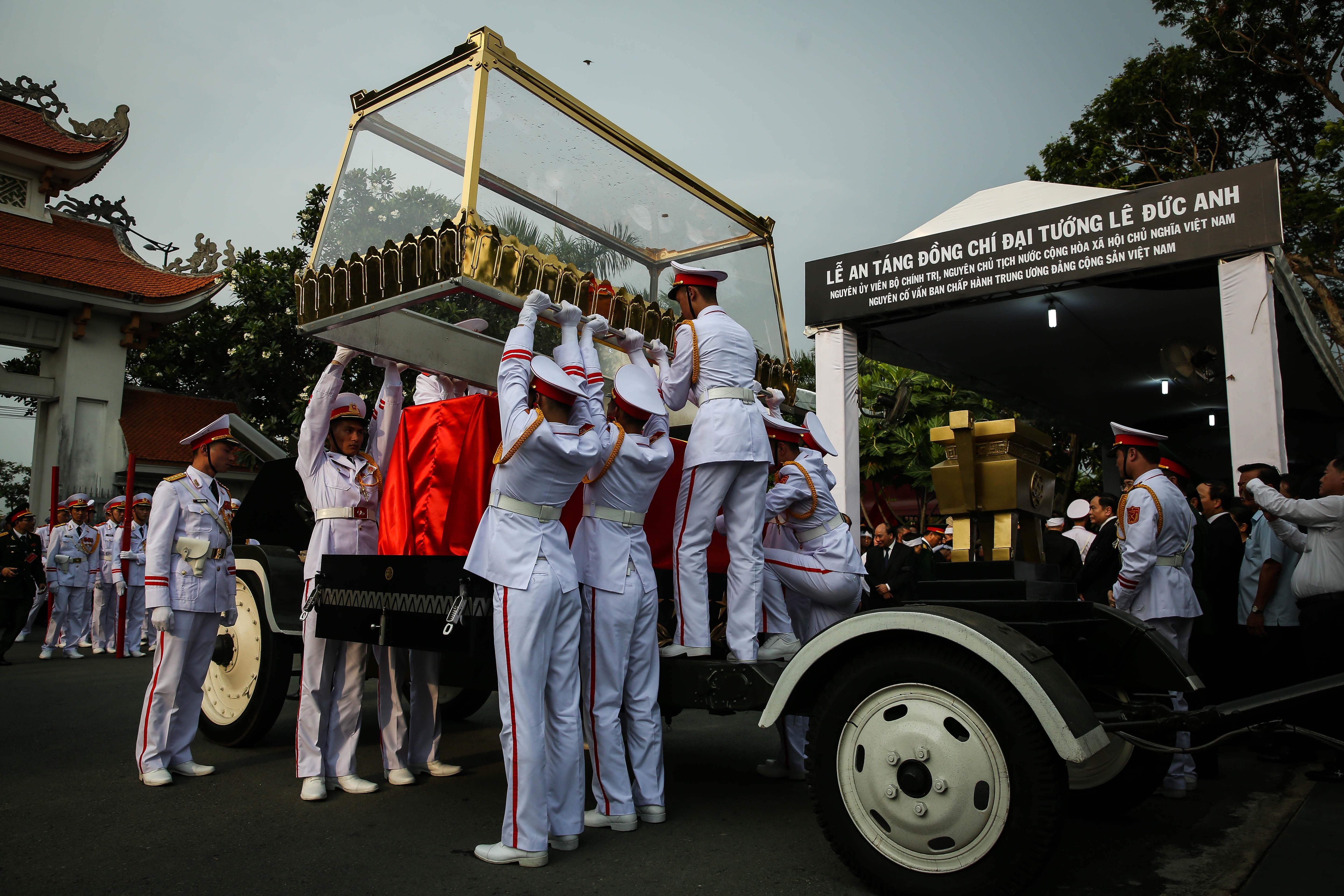 phut xuc dong khi dai tuong Le Duc Anh ve noi an nghi cuoi cung anh 3