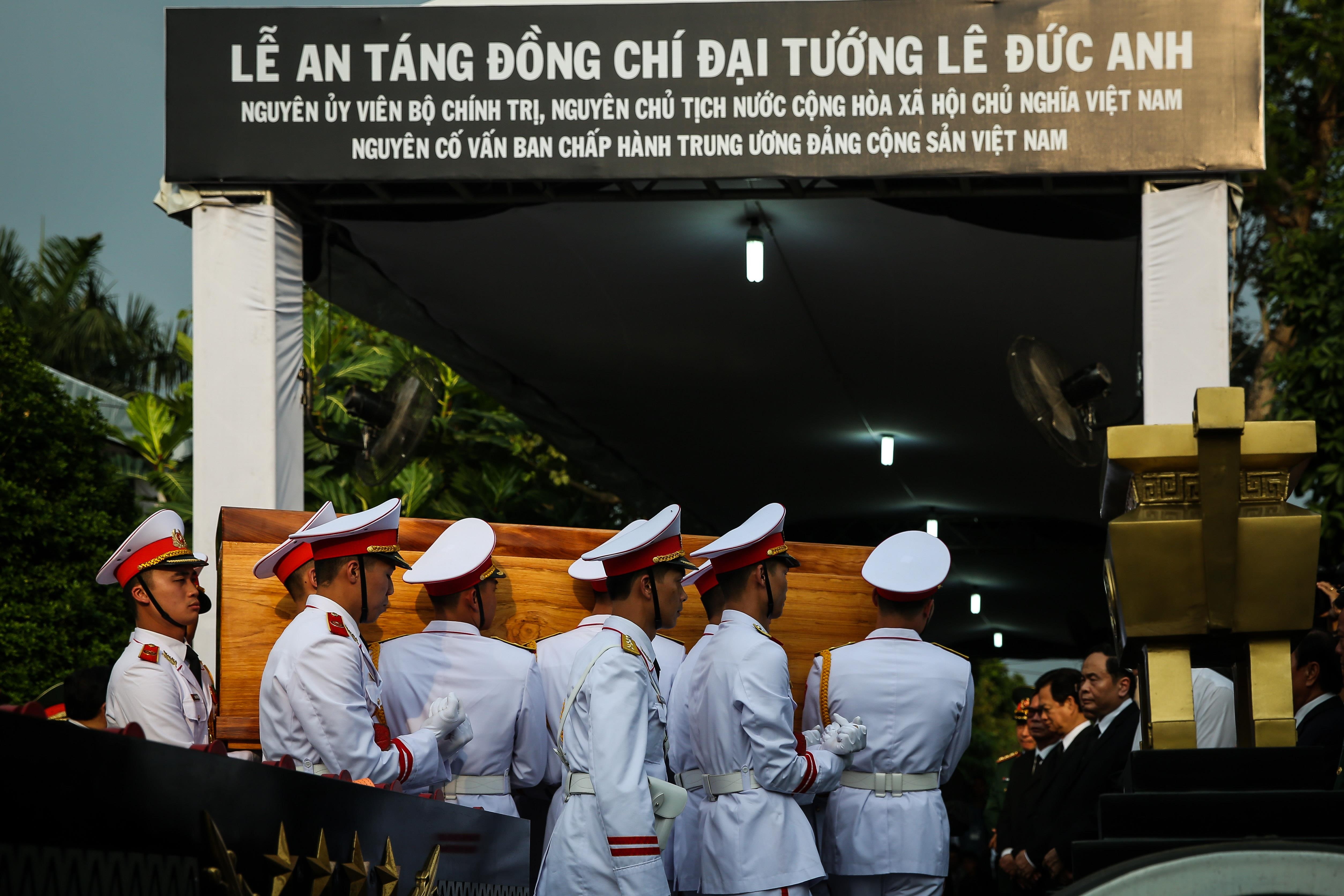 phut xuc dong khi dai tuong Le Duc Anh ve noi an nghi cuoi cung anh 4