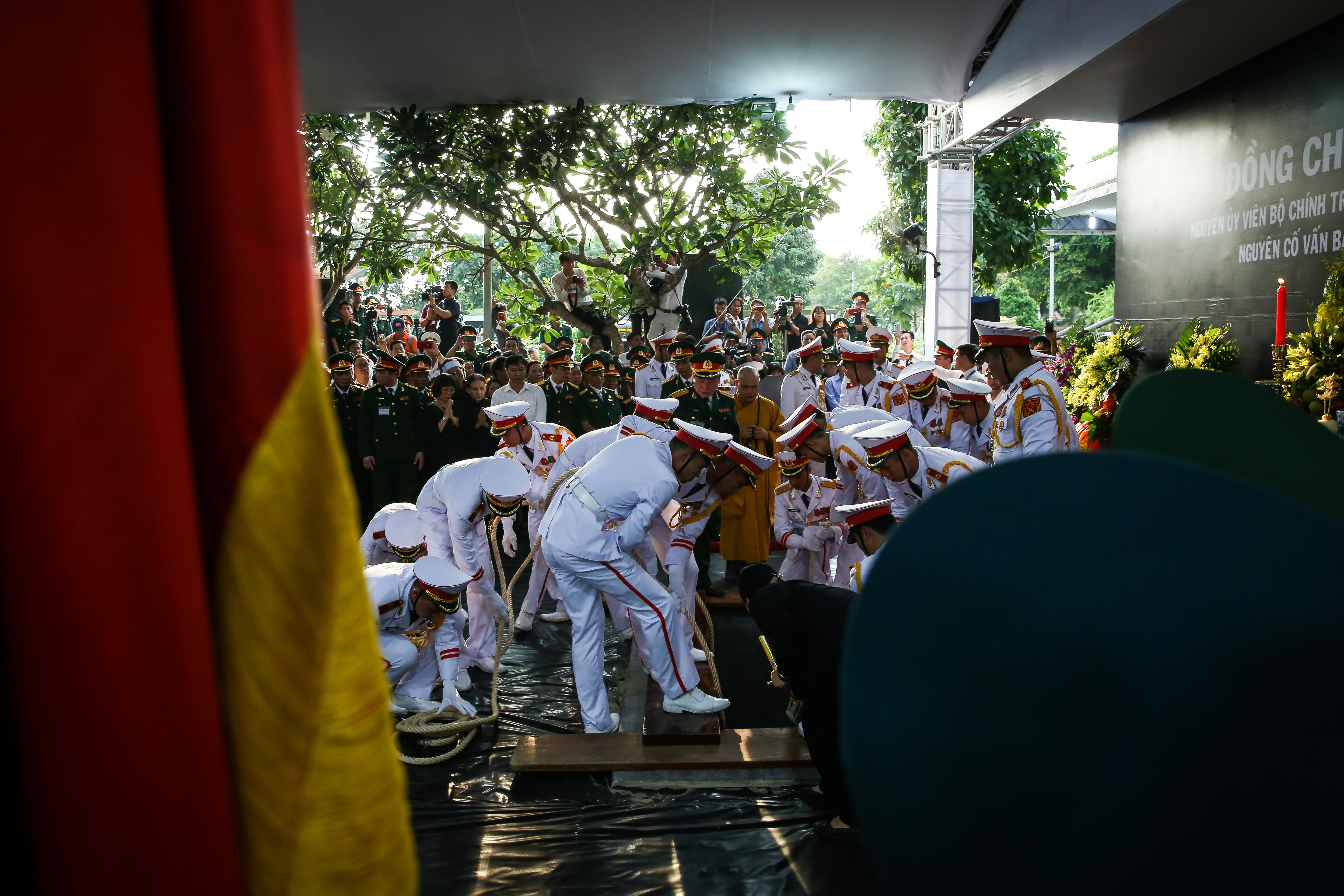 phut xuc dong khi dai tuong Le Duc Anh ve noi an nghi cuoi cung anh 8