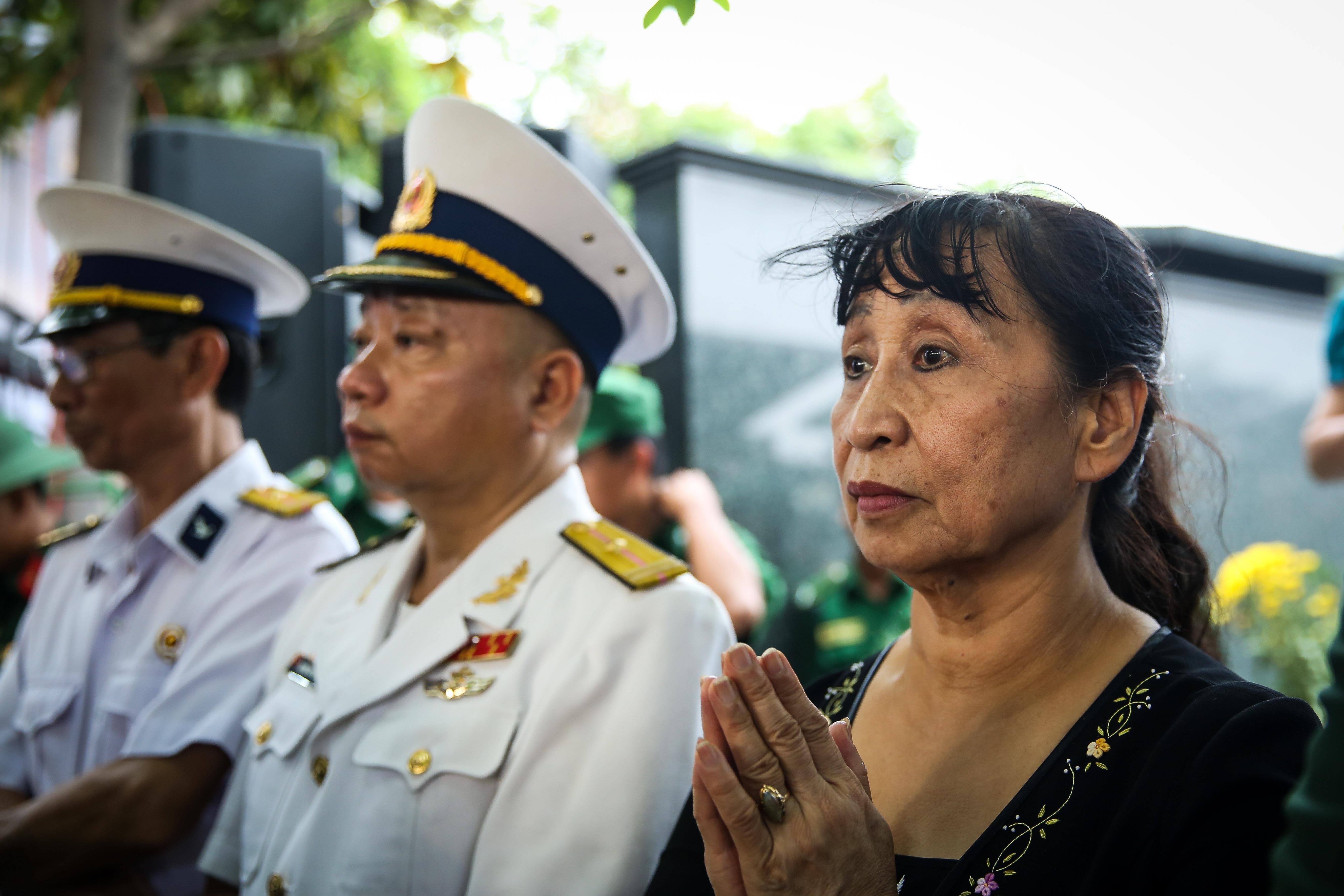 Phut xuc dong khi tien dai tuong Le Duc Anh ve noi an nghi cuoi cung hinh anh