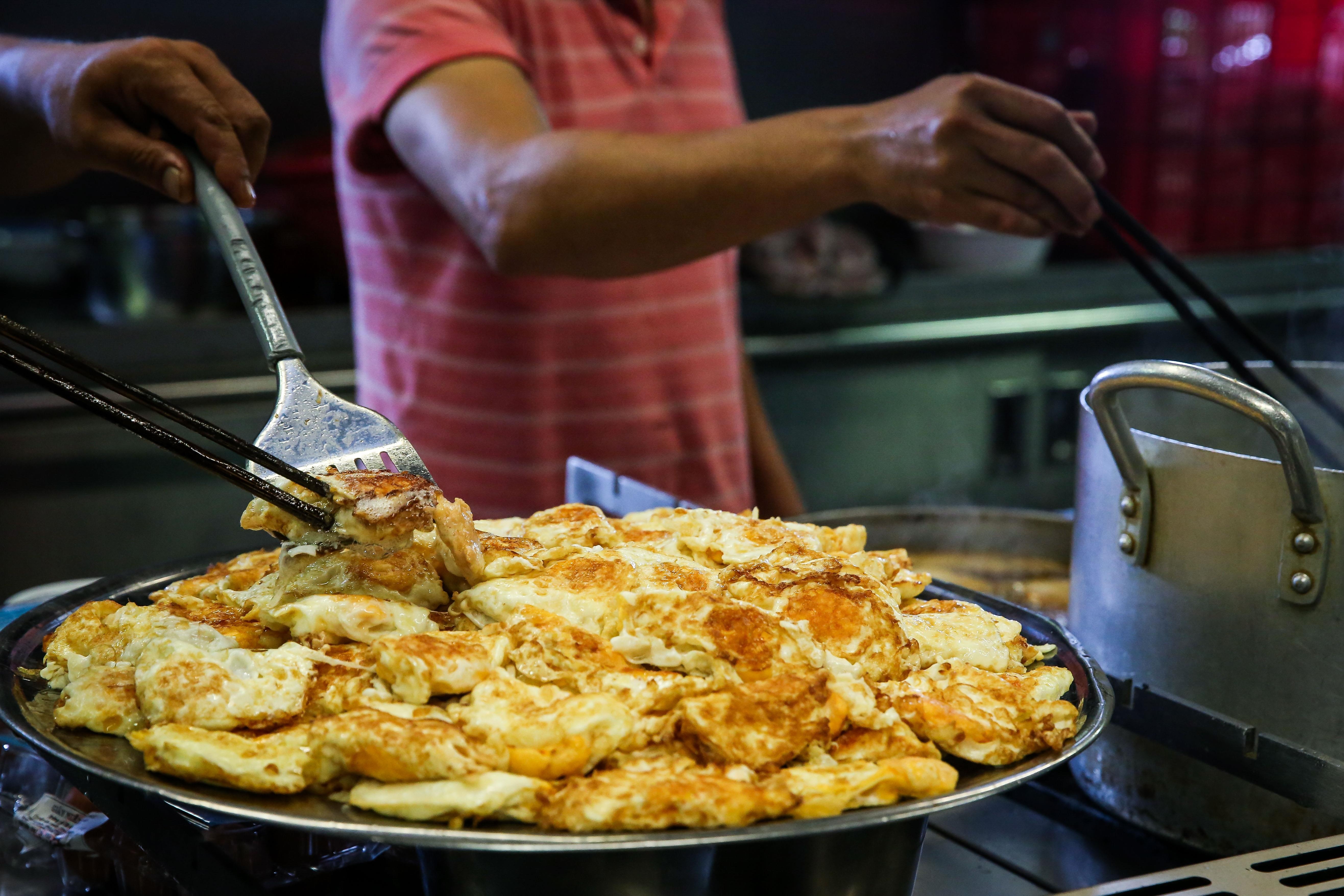 Nhung thuy thu tren tau kiem ngu dua kieu bao vuot song bien den Truong Sa anh 10