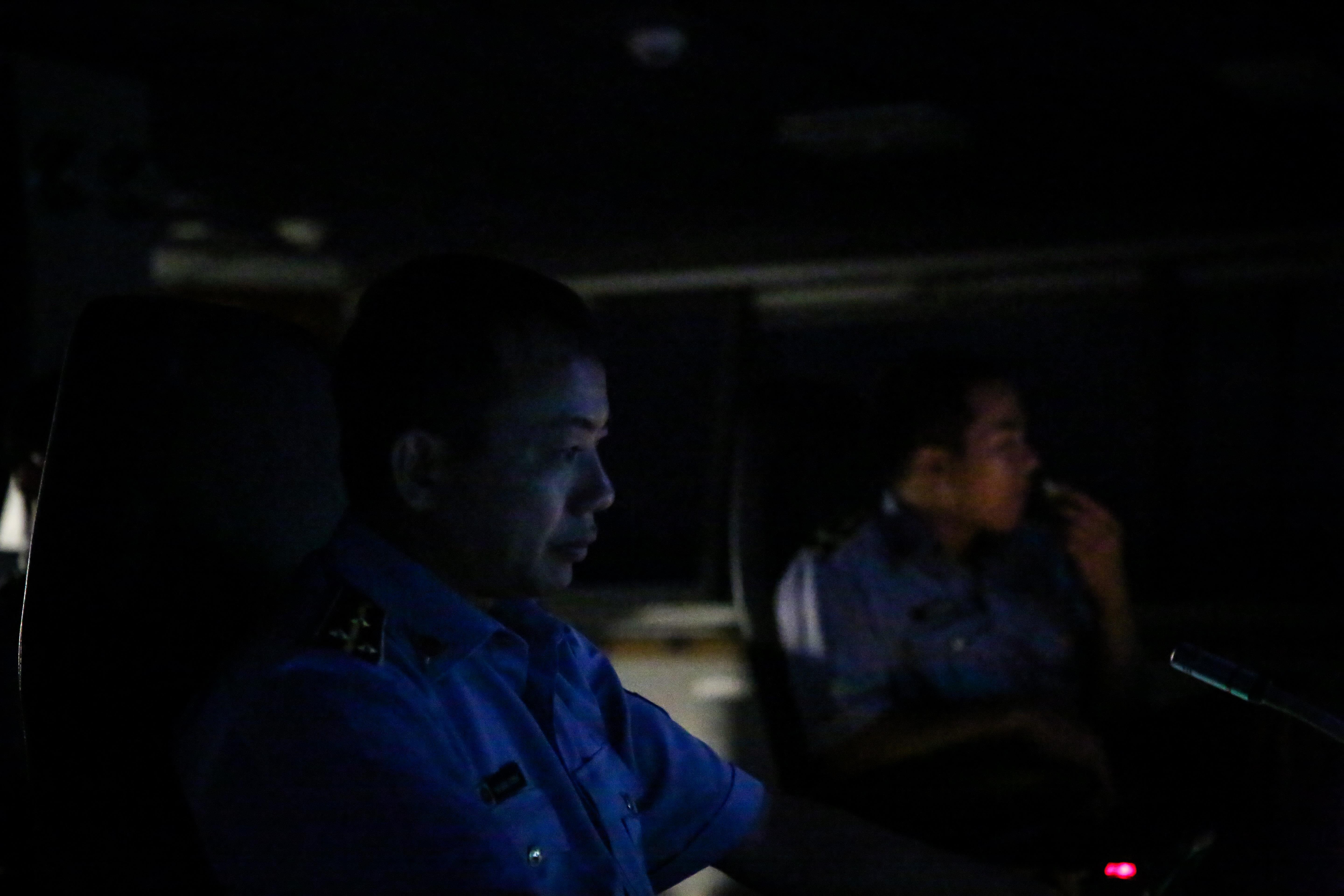 Nhung thuy thu tren tau kiem ngu dua kieu bao vuot song bien den Truong Sa anh 32