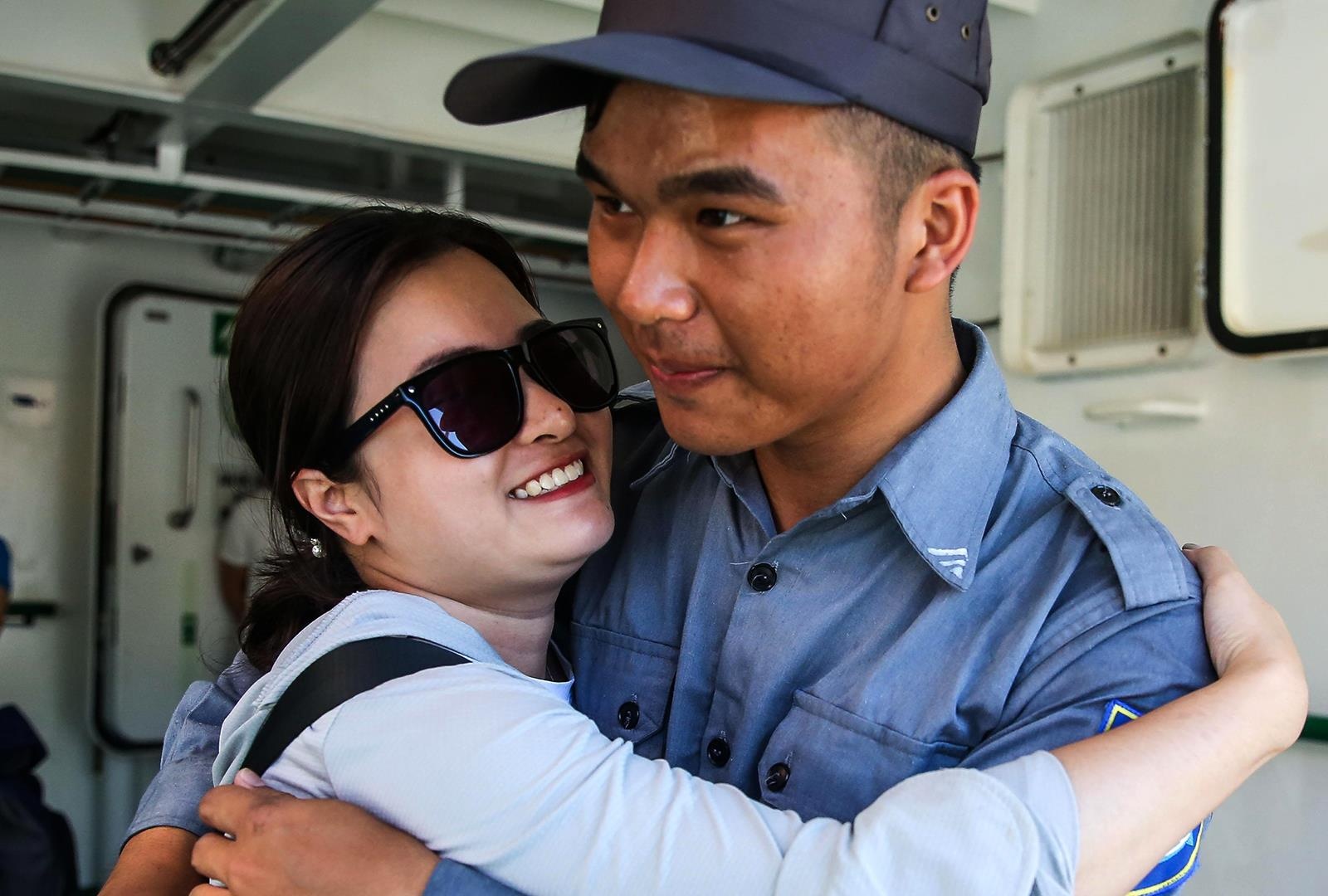 Nhung thuy thu tau kiem ngu KN-490 hinh anh