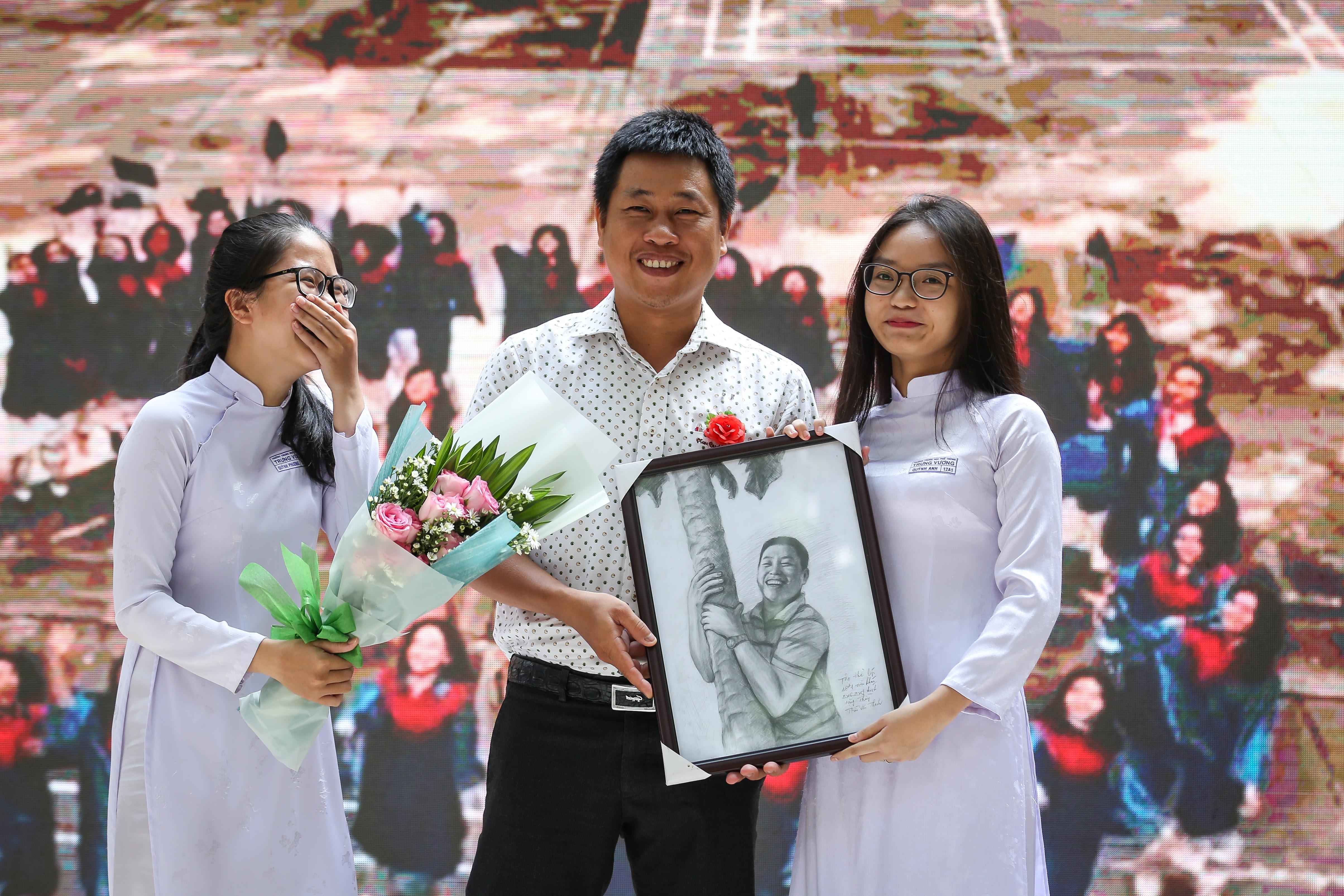 nu sinh trung vuong luu luyen chia tay ta ao trang anh 8