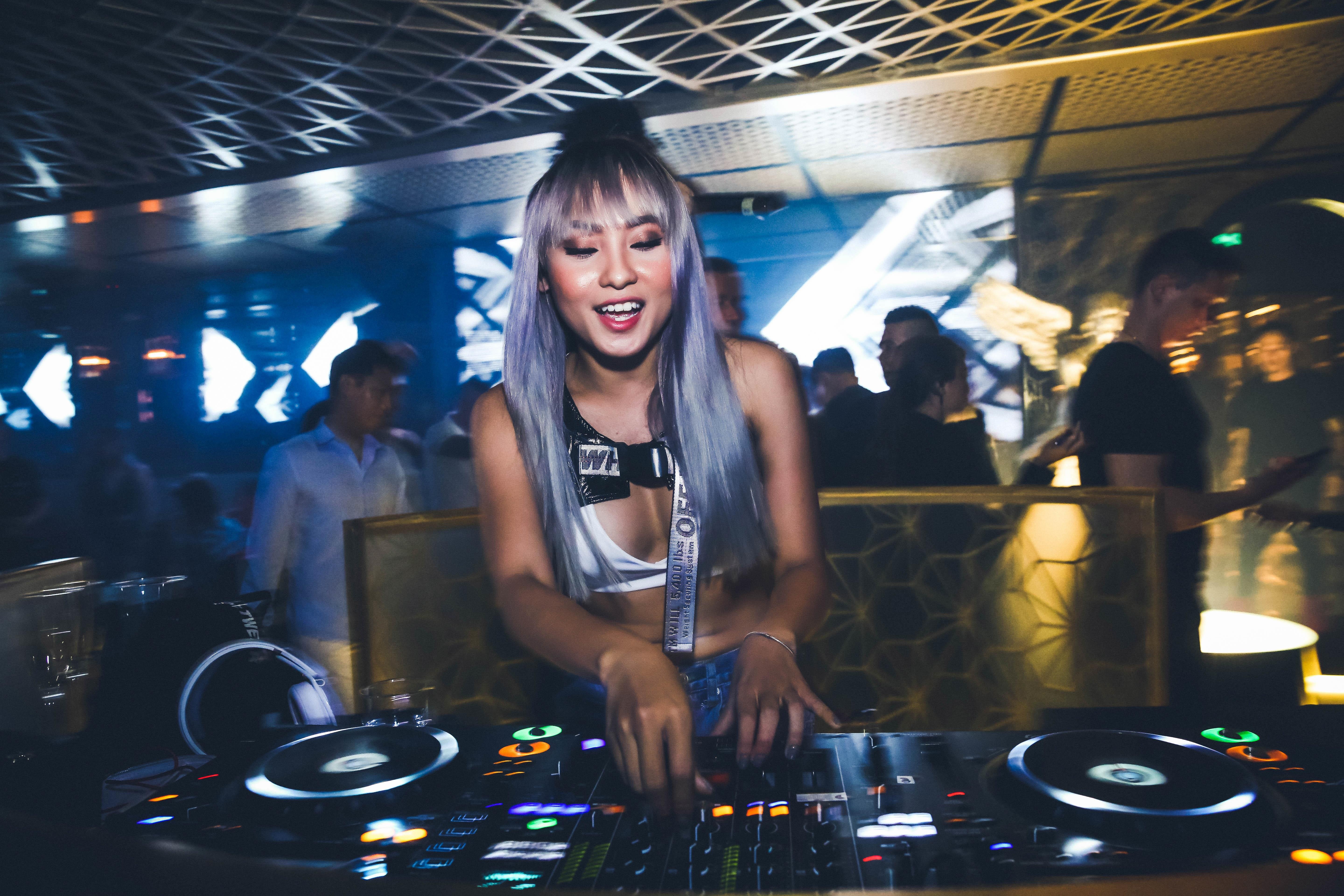 cuộc sống thường nhật của nữ dj ở sài gòn ảnh 1 cuoc song thuong nhat cua nu dj o sai gon anh 1