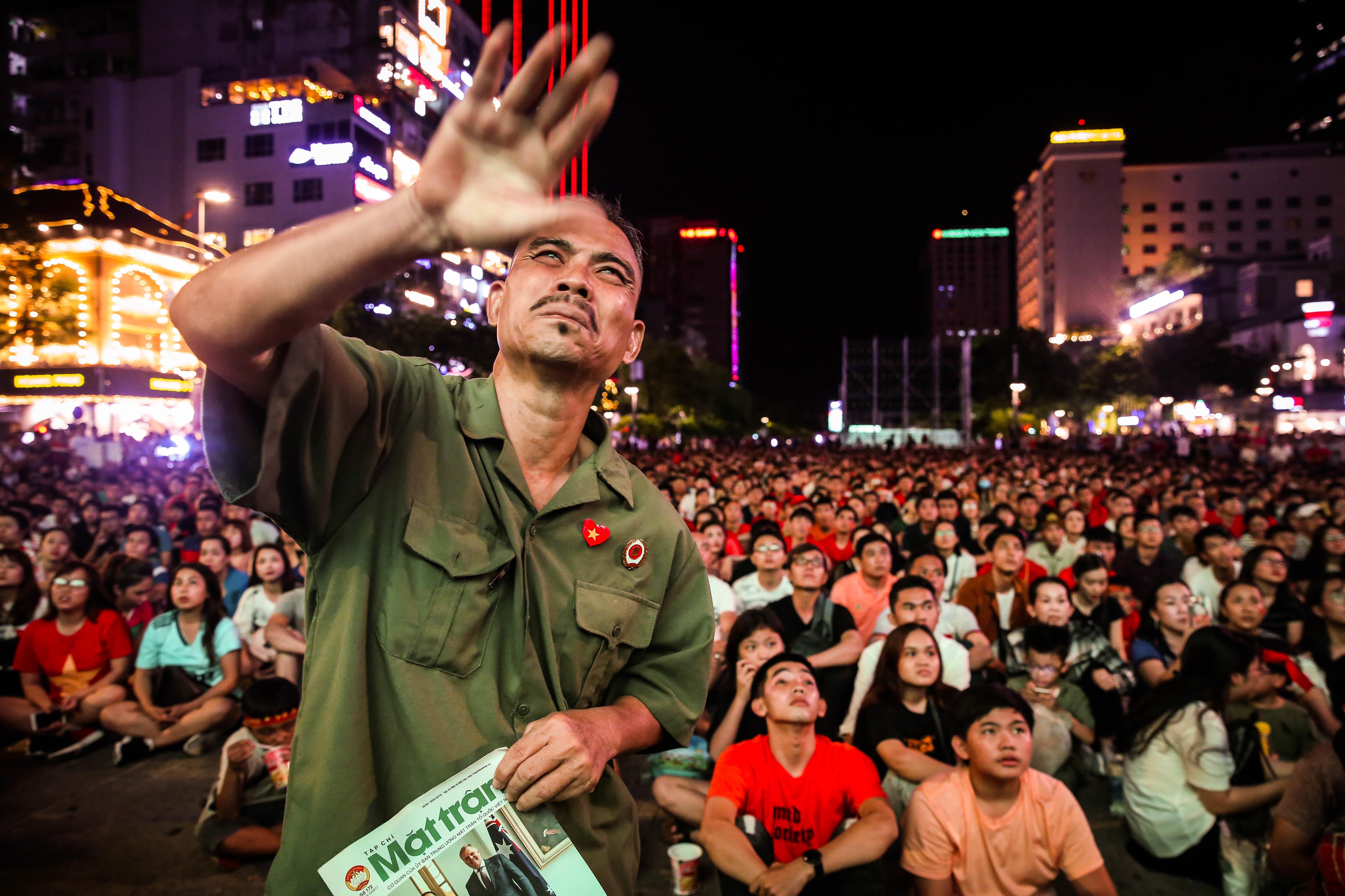 cdv Sai Gon vo oa sung suong ngay Viet Nam ha Thai Lan anh 9