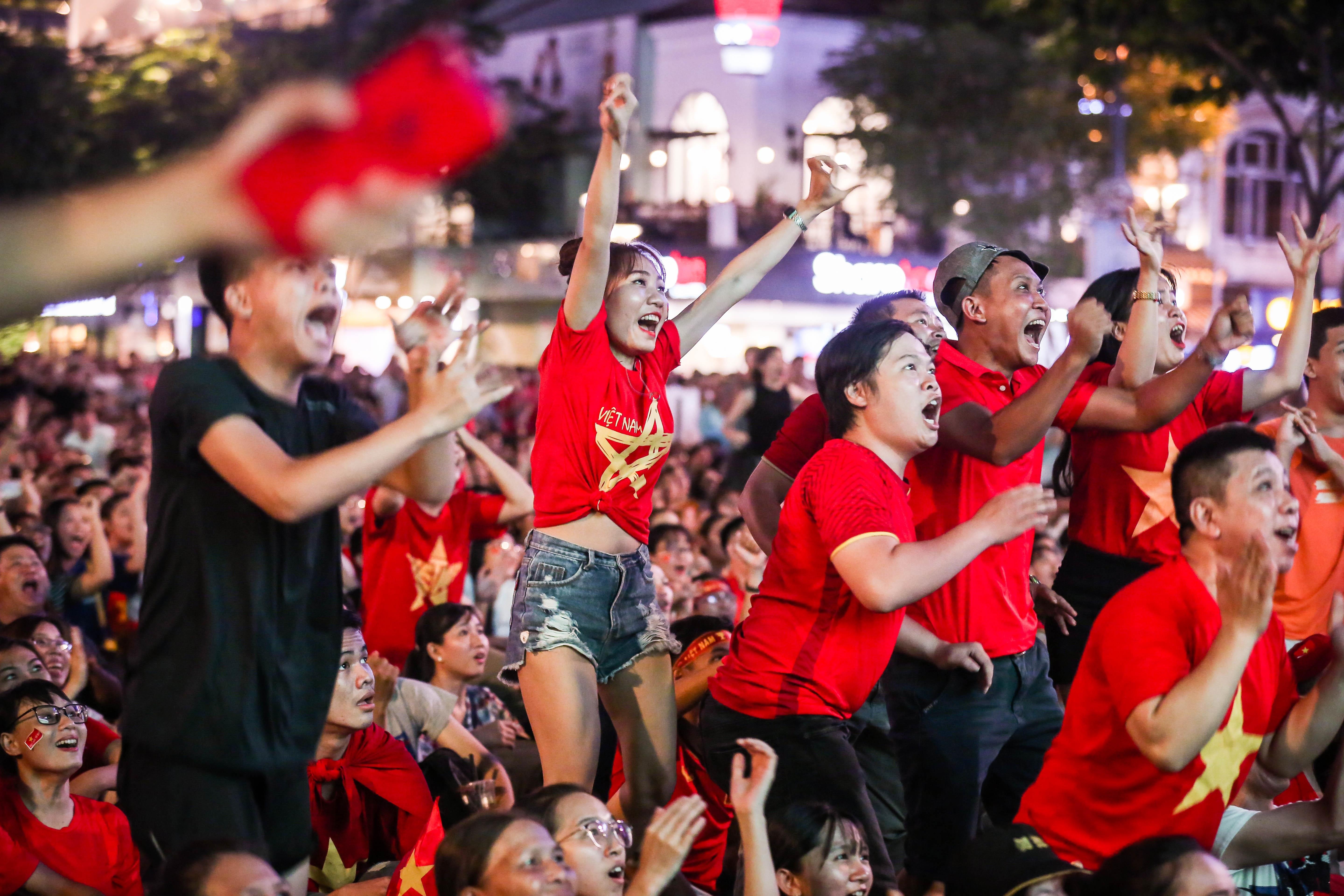 cdv Sai Gon vo oa sung suong ngay Viet Nam ha Thai Lan anh 11