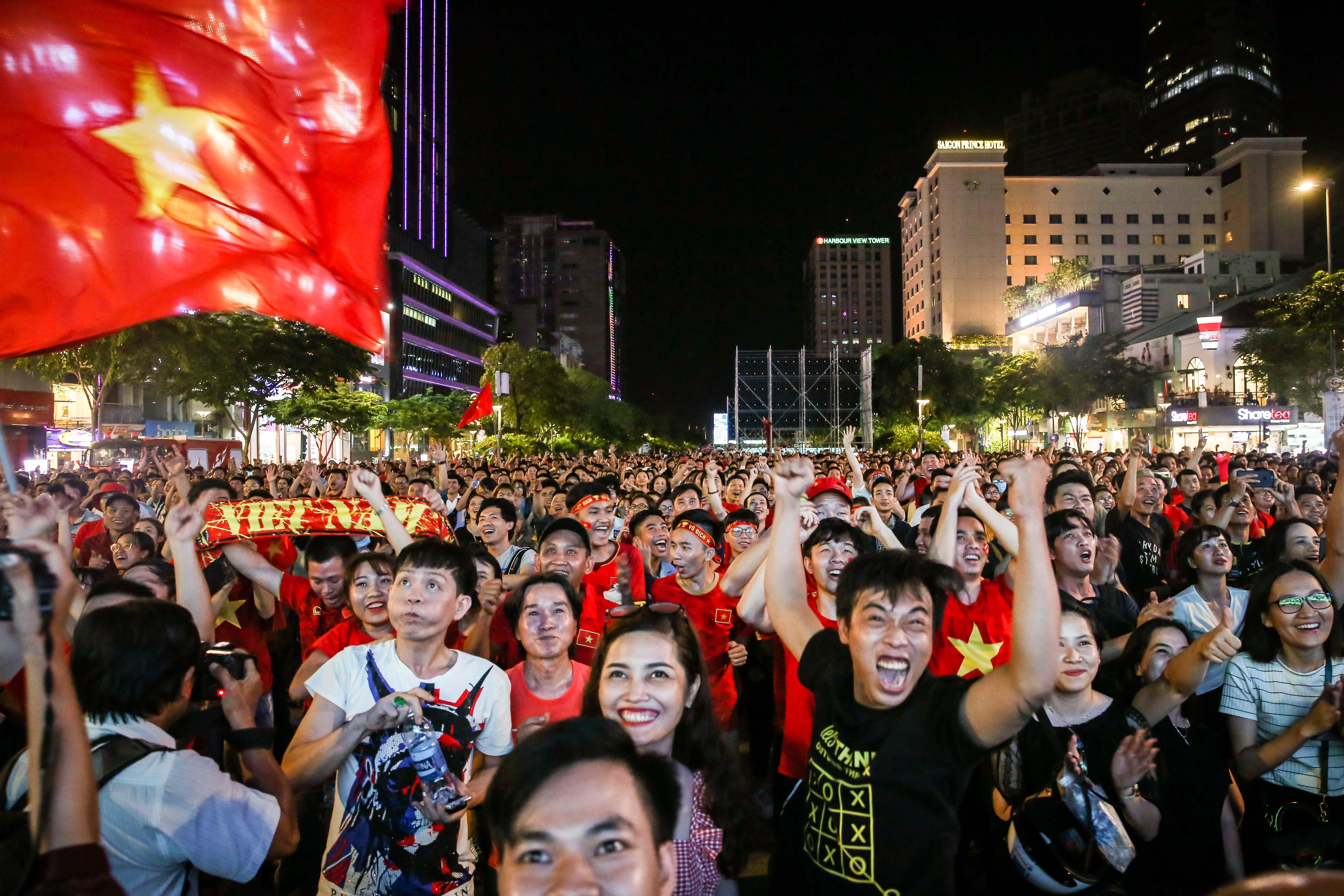 cdv Sai Gon vo oa sung suong ngay Viet Nam ha Thai Lan anh 12