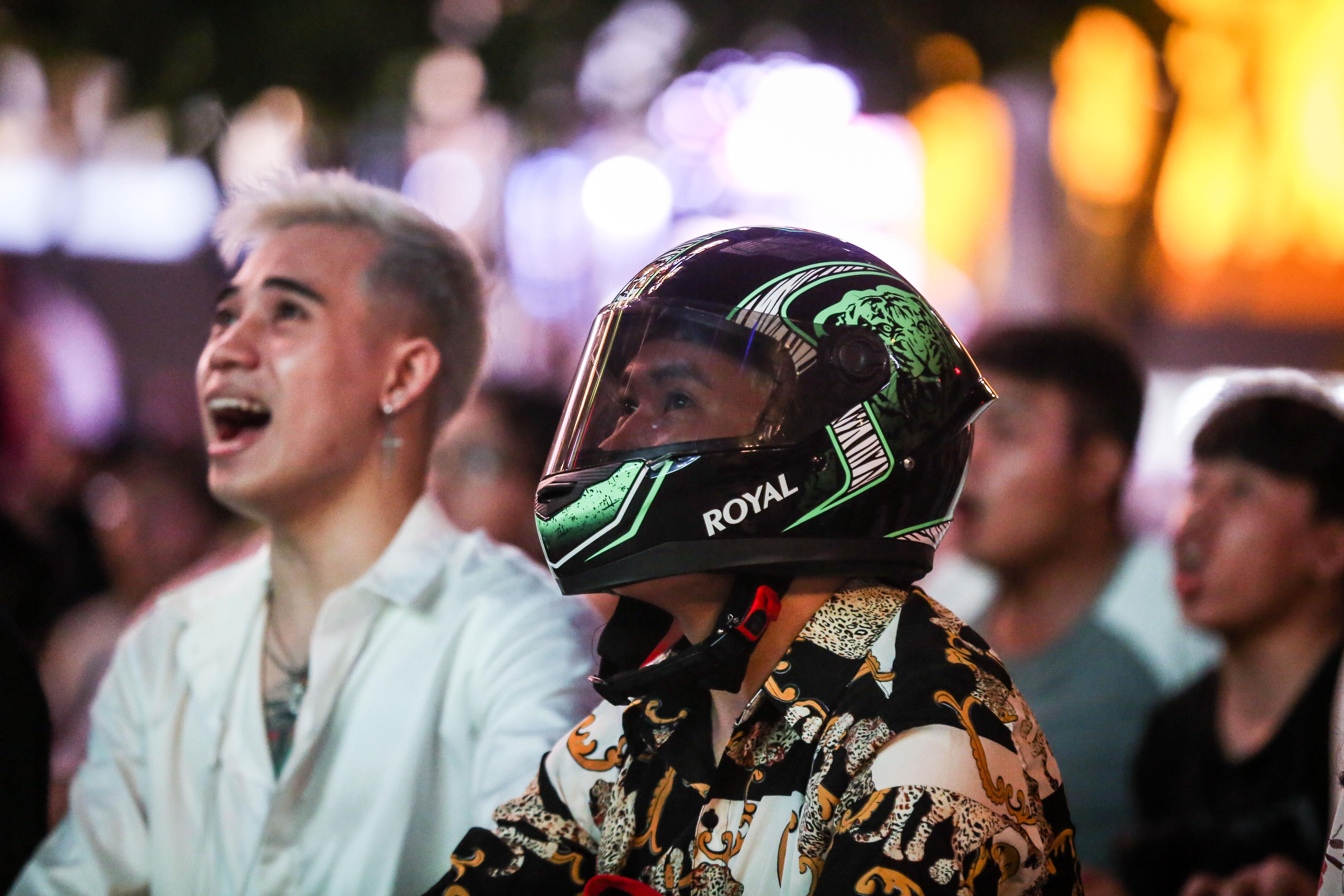 cdv Sai Gon vo oa sung suong ngay Viet Nam ha Thai Lan anh 2