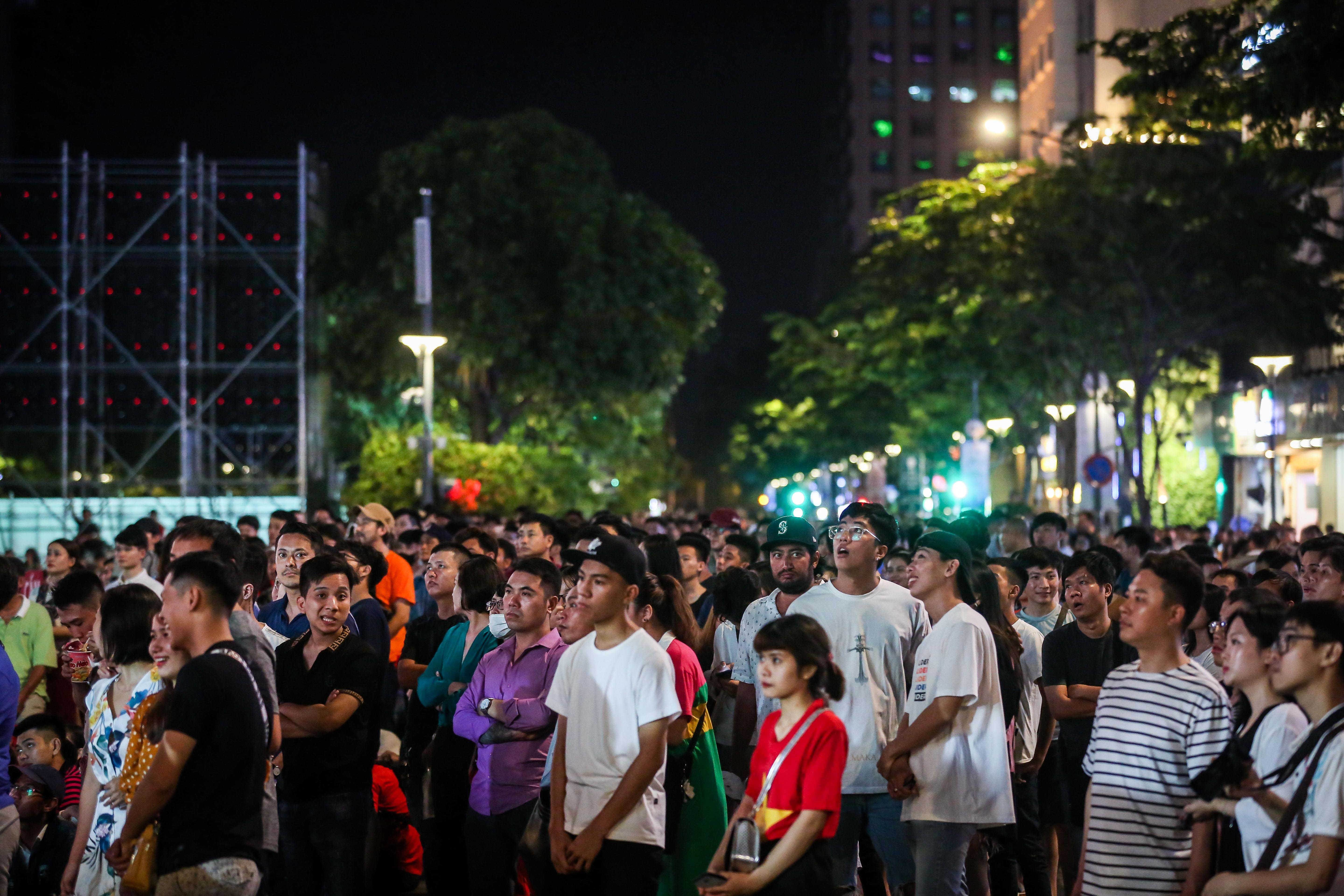 cdv Sai Gon vo oa sung suong ngay Viet Nam ha Thai Lan anh 4