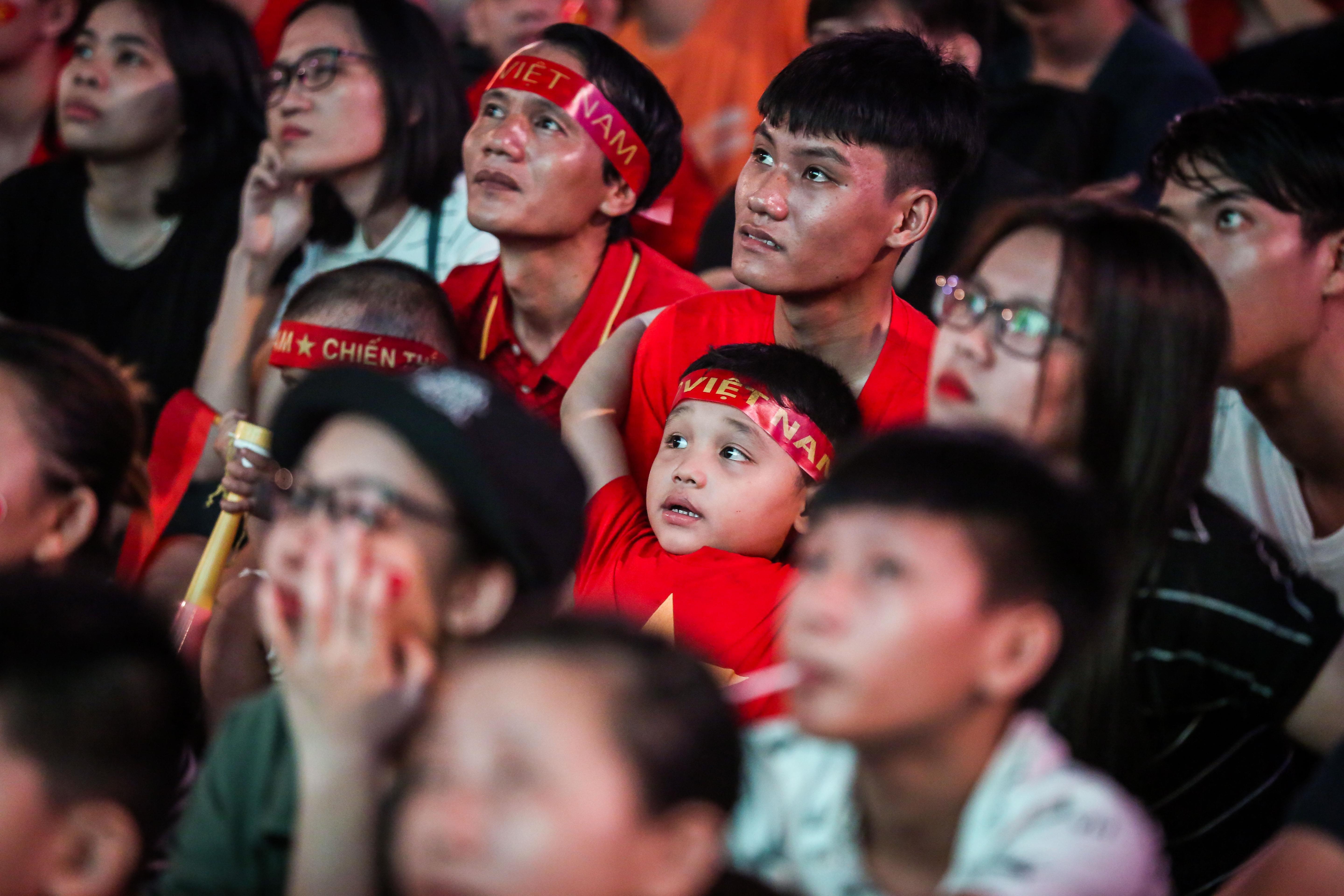 cdv Sai Gon vo oa sung suong ngay Viet Nam ha Thai Lan anh 6