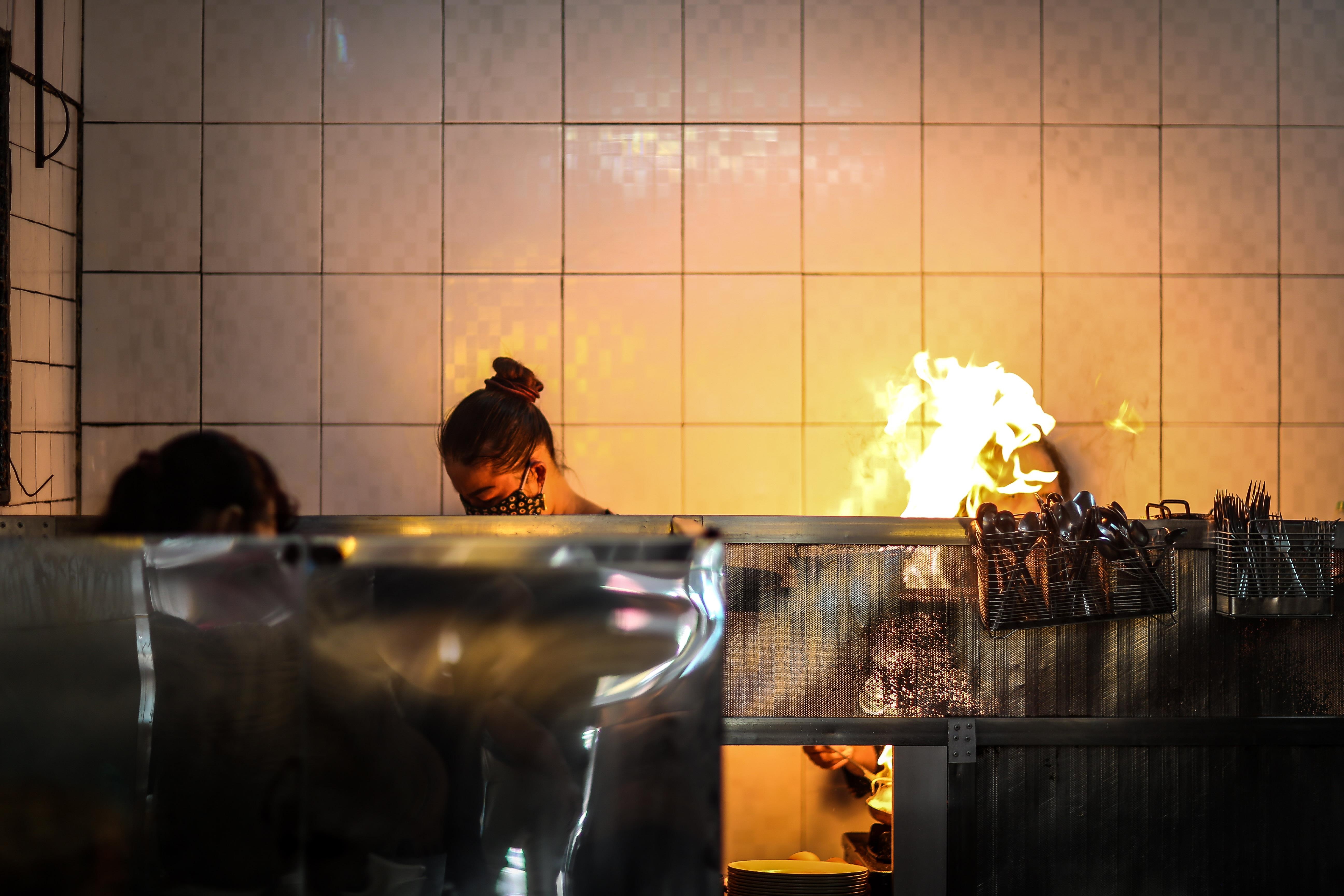 banh mi le duong sai gon doanh thu tram trieu moi ngay anh 9