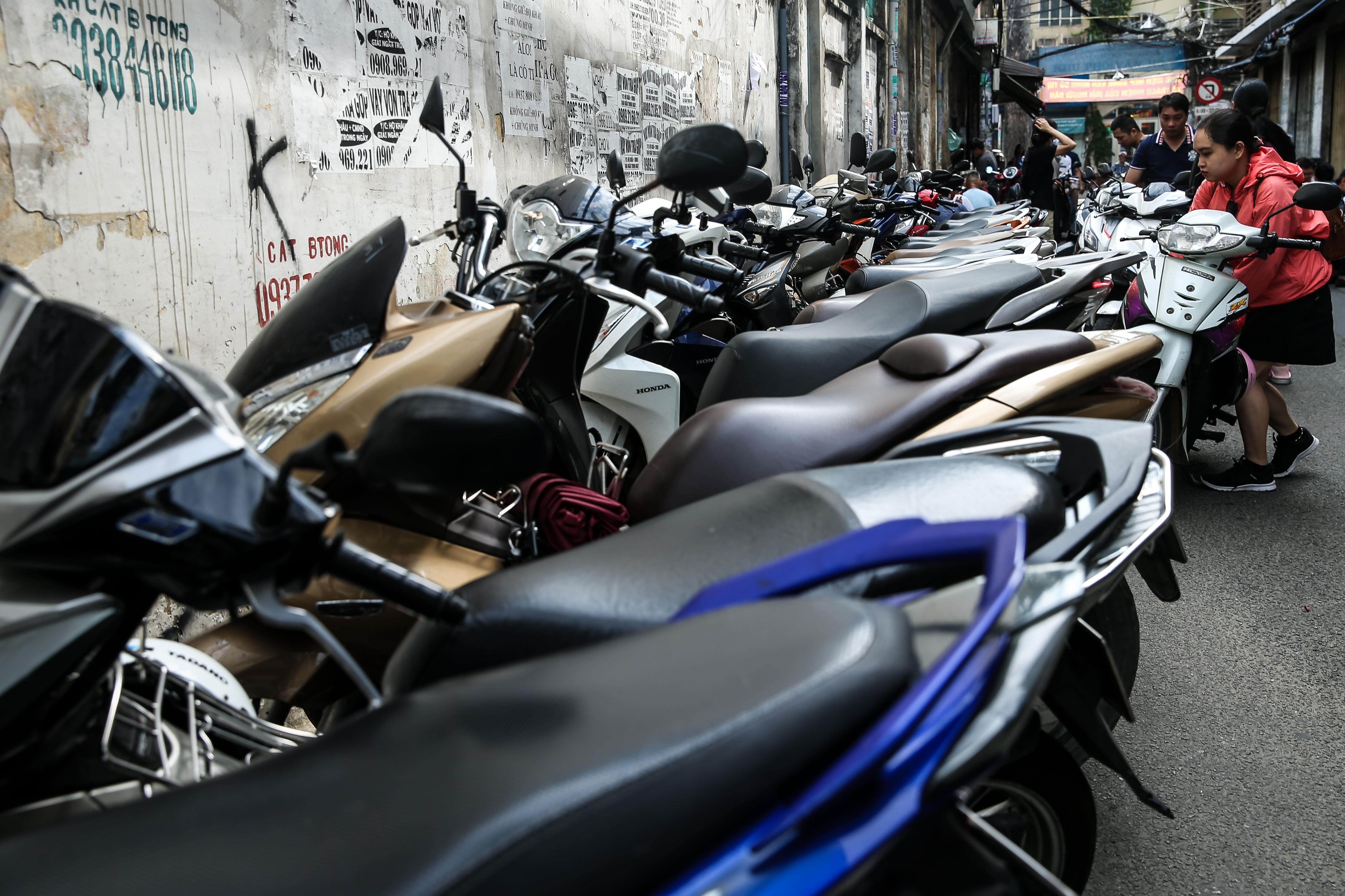 banh mi le duong sai gon doanh thu tram trieu moi ngay anh 16