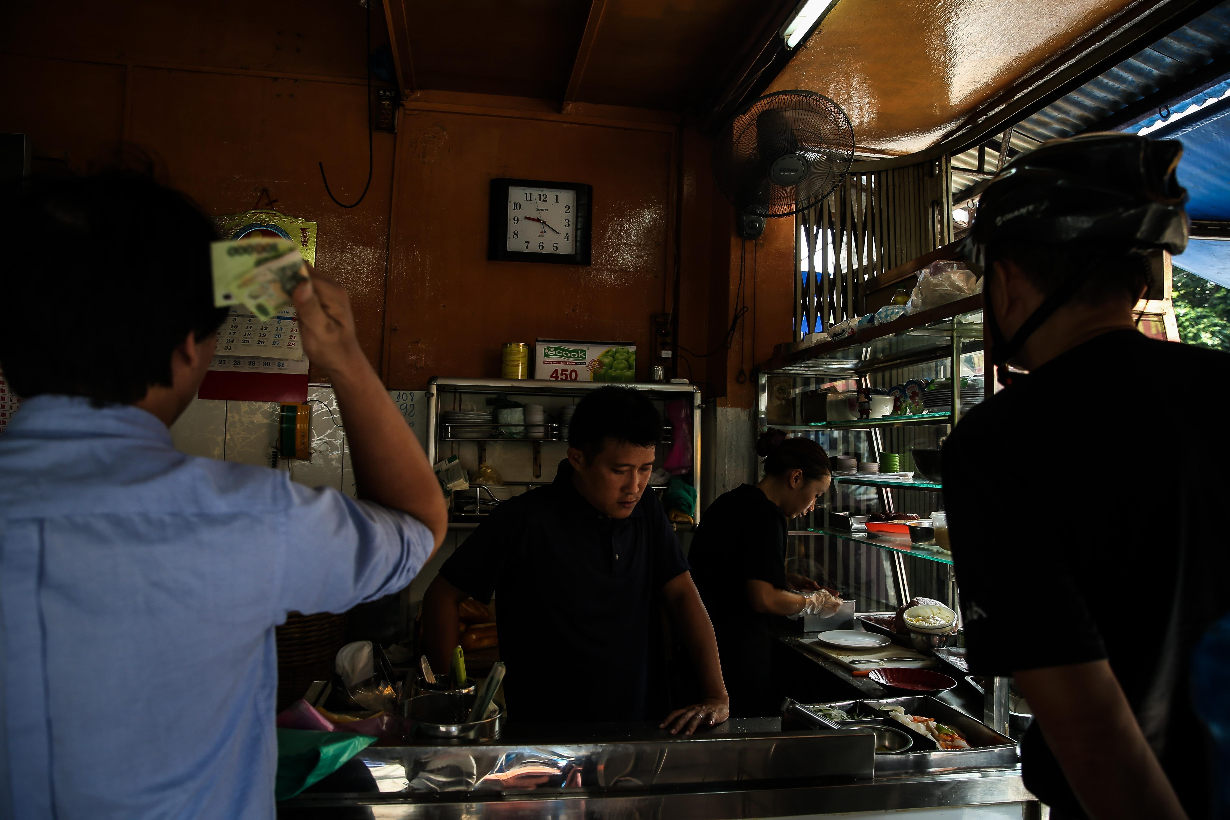banh mi le duong sai gon doanh thu tram trieu moi ngay anh 6
