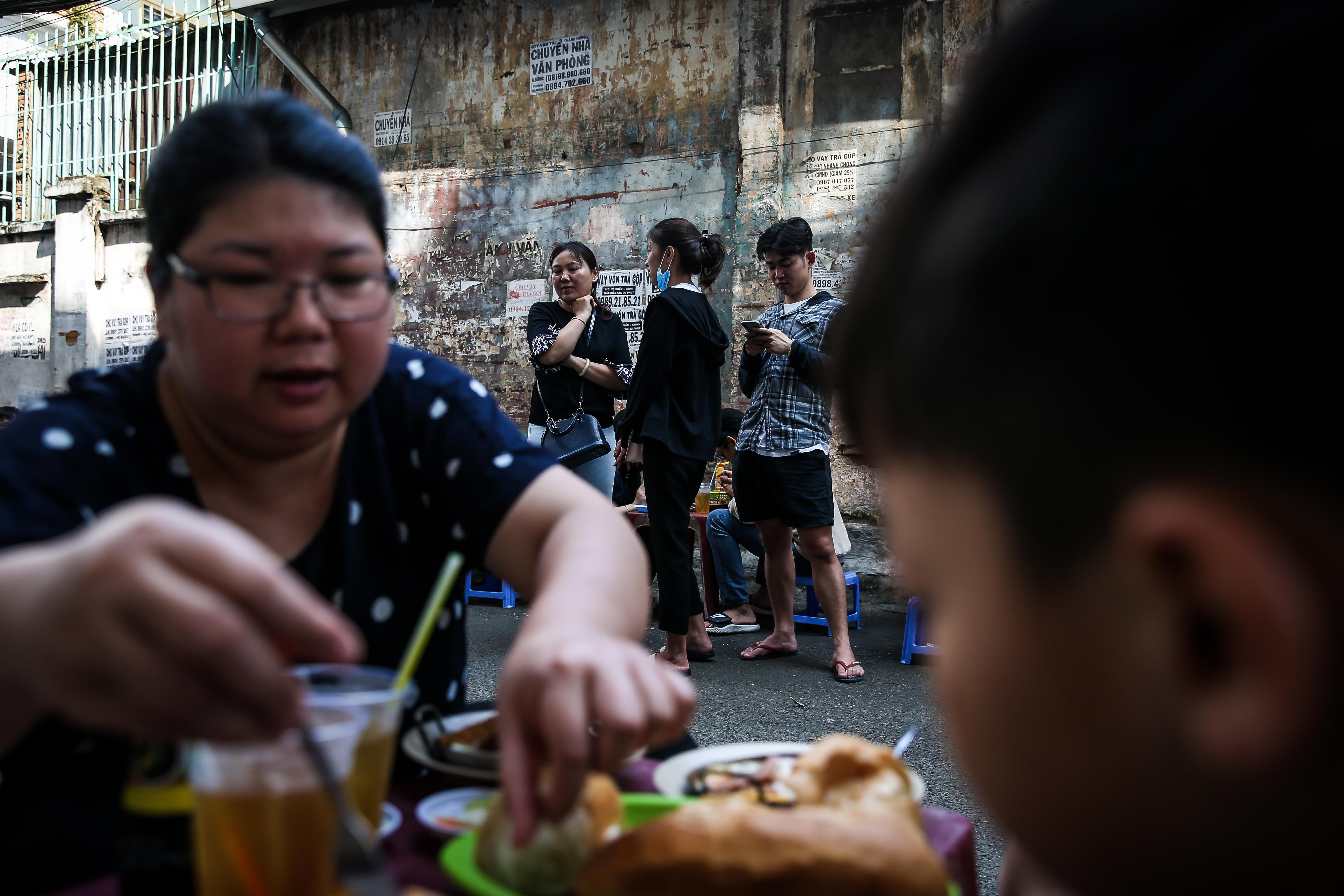 banh mi le duong sai gon doanh thu tram trieu moi ngay anh 3