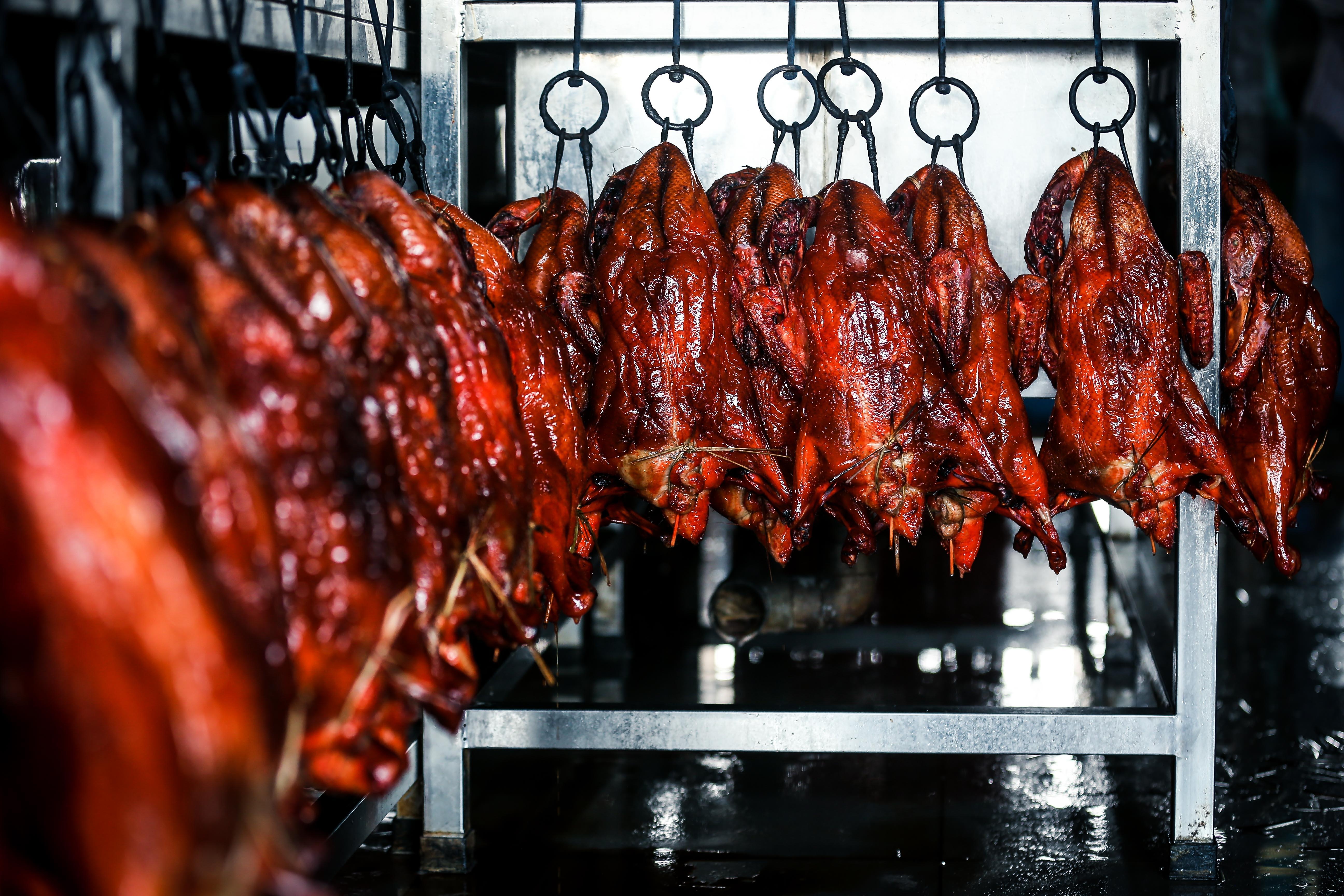 tiem vit quay ban vai tram con vit moi ngay anh 10