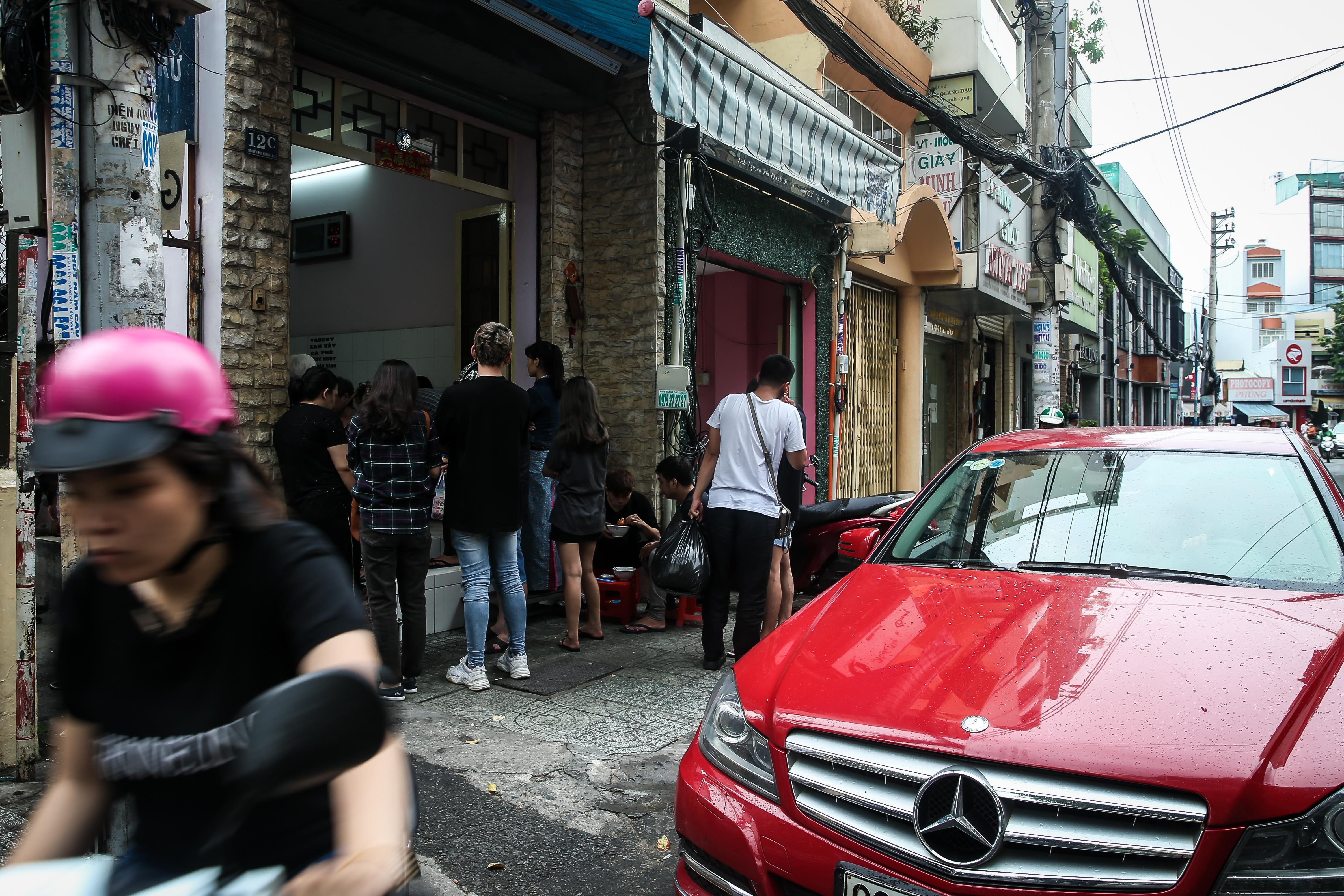 Quan banh canh Nguyen Phi Khanh Sai Gon anh 5