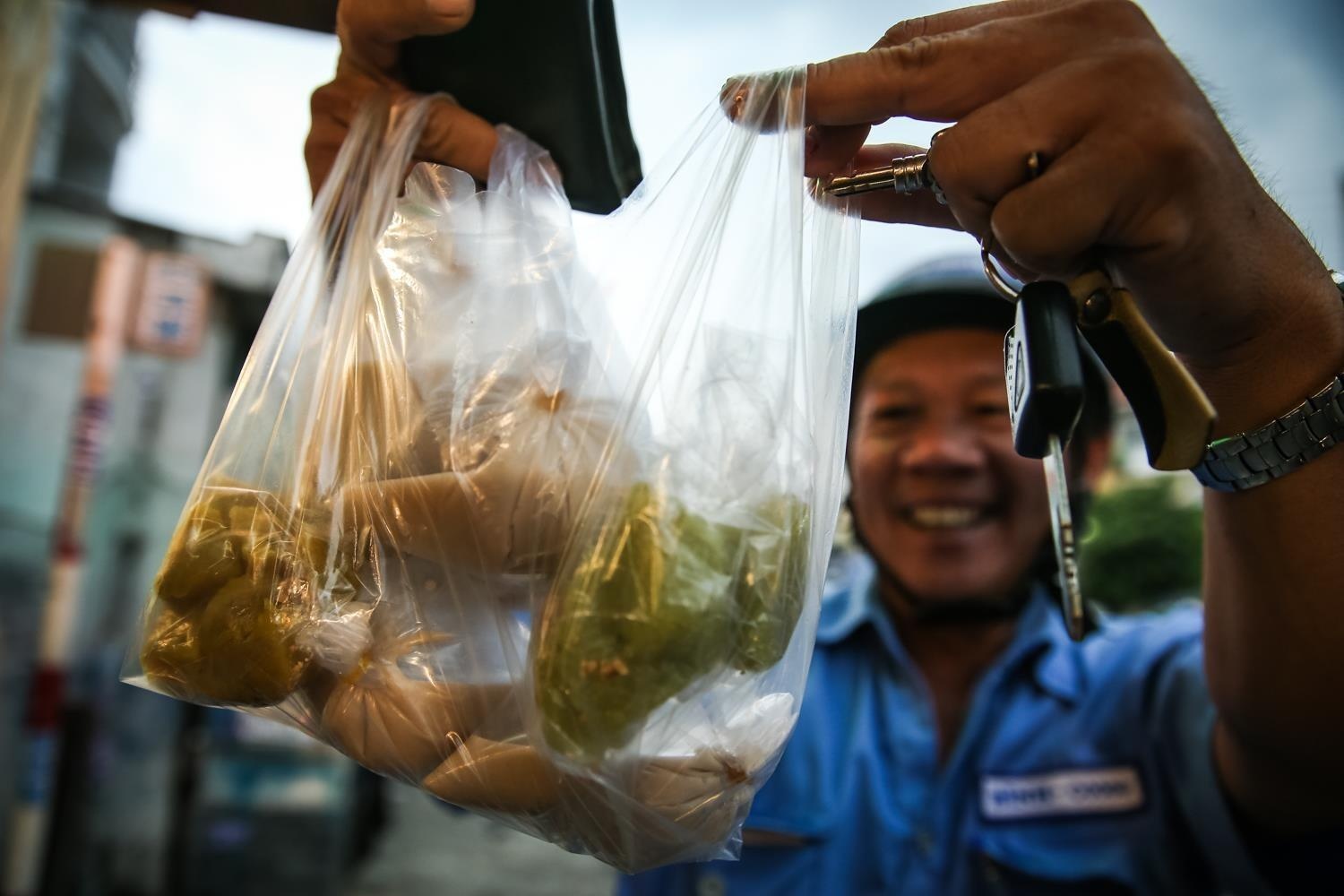 Tiem chuoi nuong 15 m2 doanh thu chuc trieu moi ngay o Sai Gon hinh anh