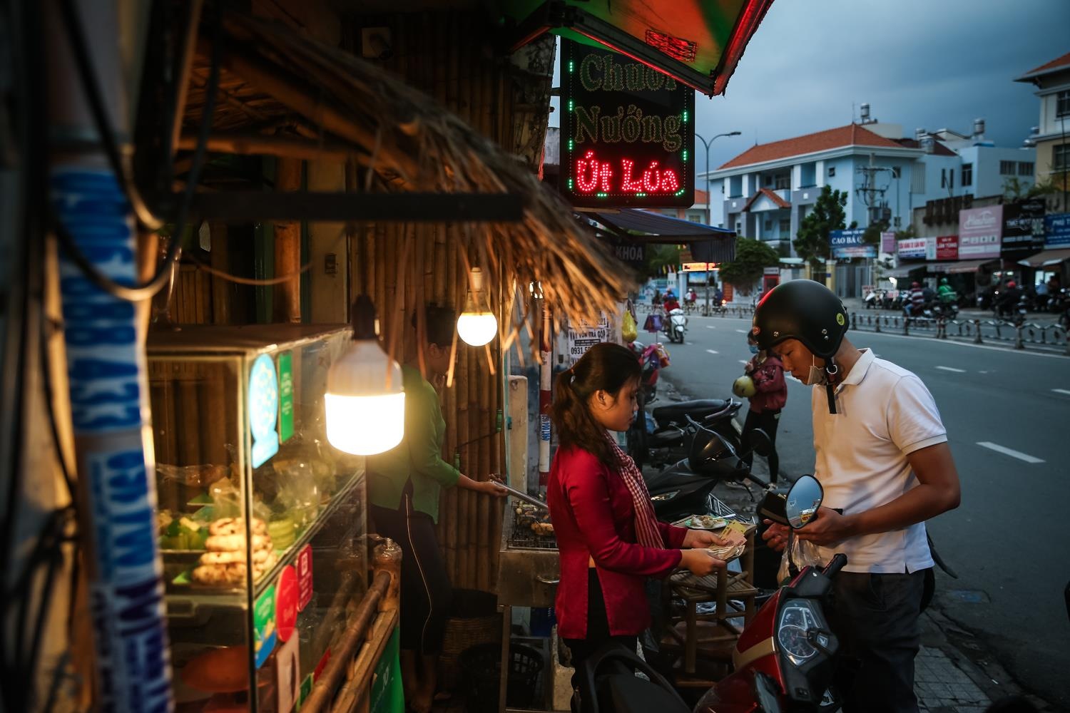 tiem chuoi nuong doanh thu hon chuc trieu moi ngay o sai gon anh 15