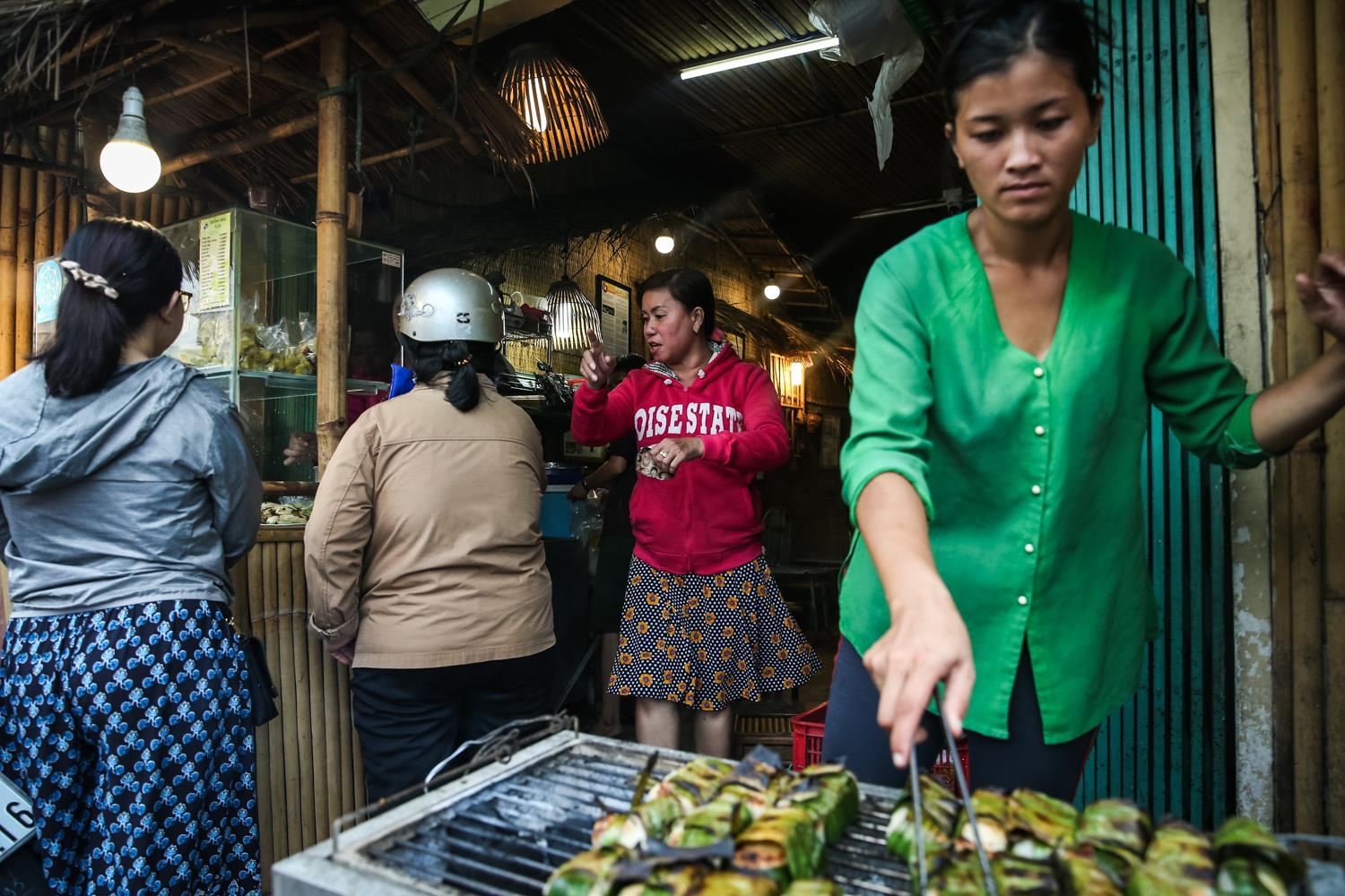 tiem chuoi nuong doanh thu hon chuc trieu moi ngay o sai gon anh 1