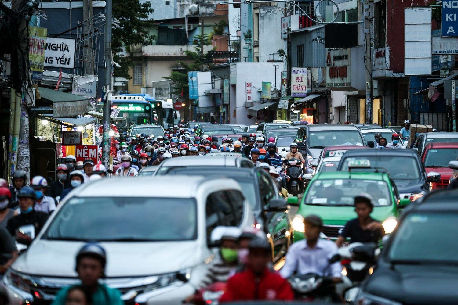 noi am anh ket xe duong xo viet nghe tinh anh 1